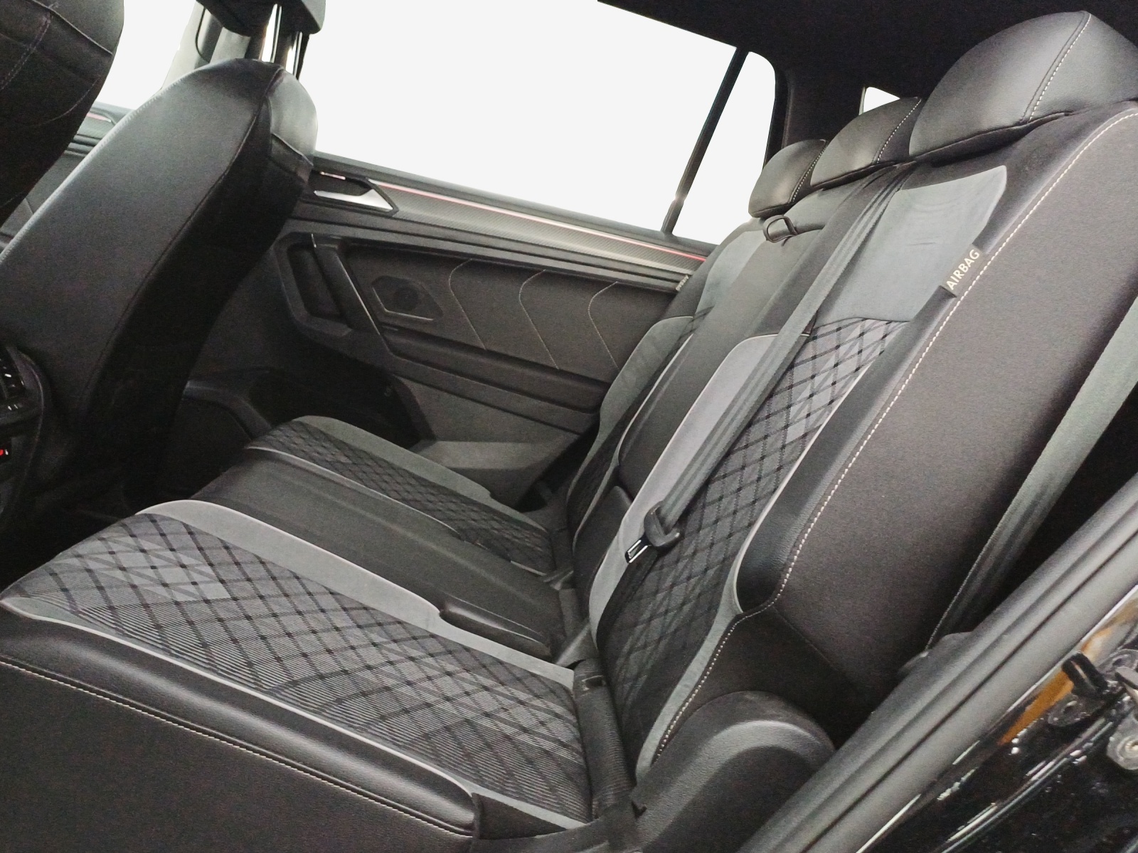 VW Tiguan Allspace 2.0TSI R-Line 4Motion DSG-image-11