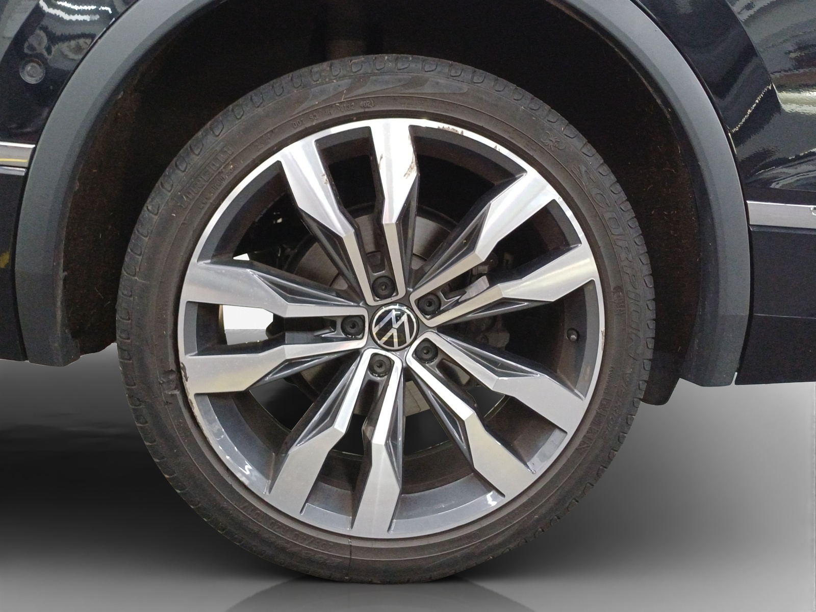 VW Tiguan Allspace 2.0TSI R-Line 4Motion DSG-image-15