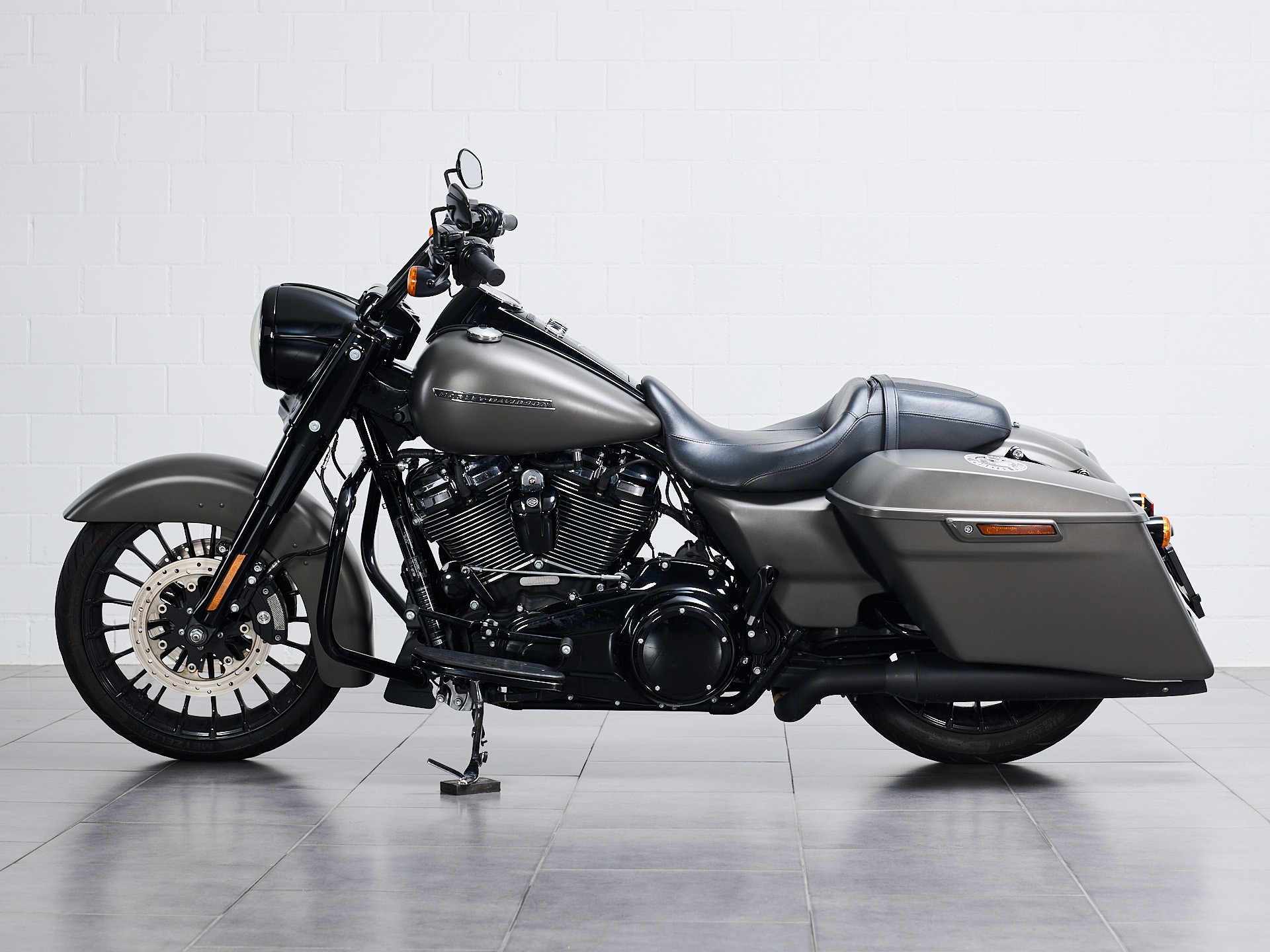 HARLEY-DAVIDSON FLHRXS Road King Special 107 ABS-showroom-element-2
