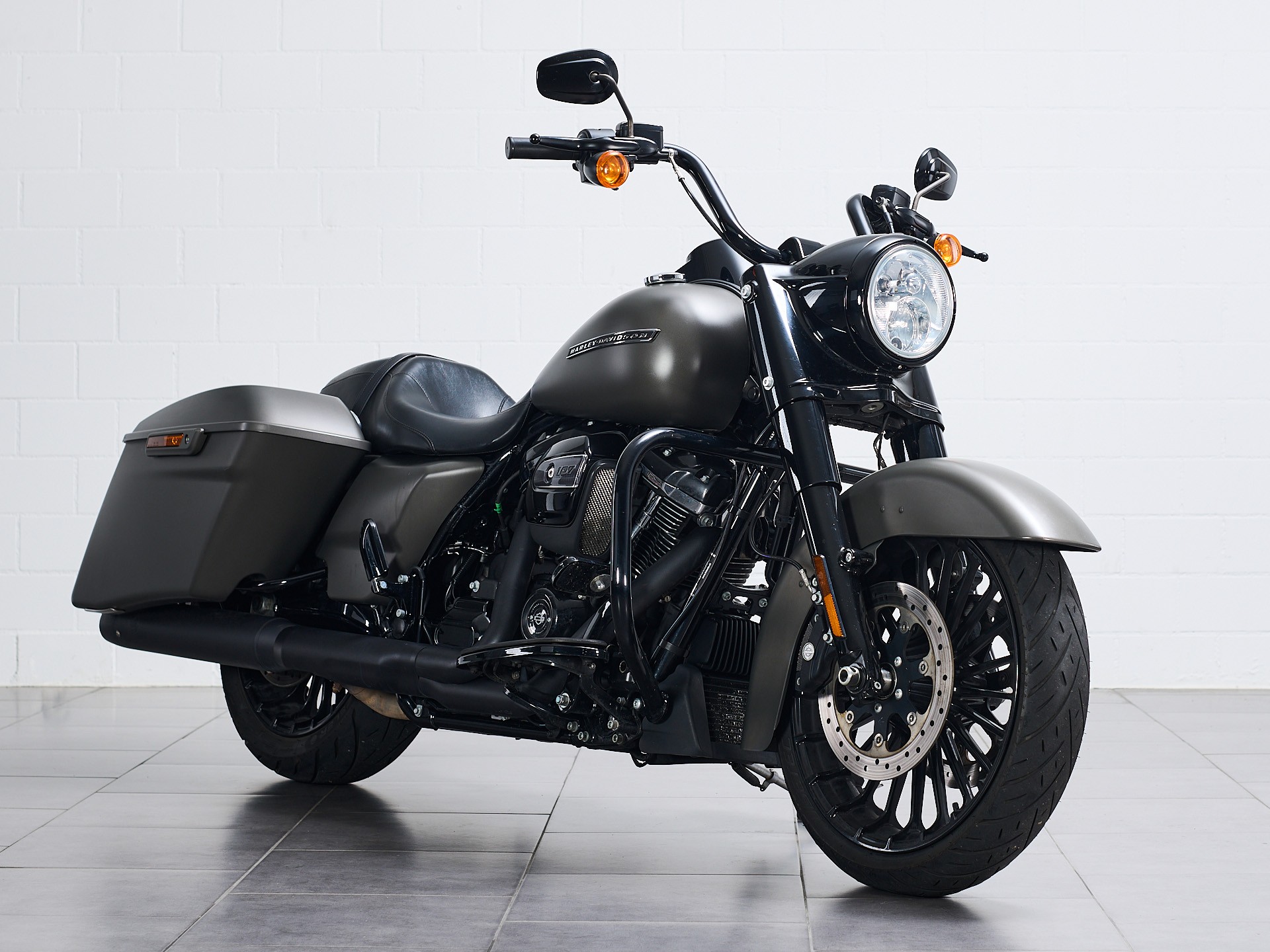 HARLEY-DAVIDSON FLHRXS Road King Special 107 ABS-showroom-element-1