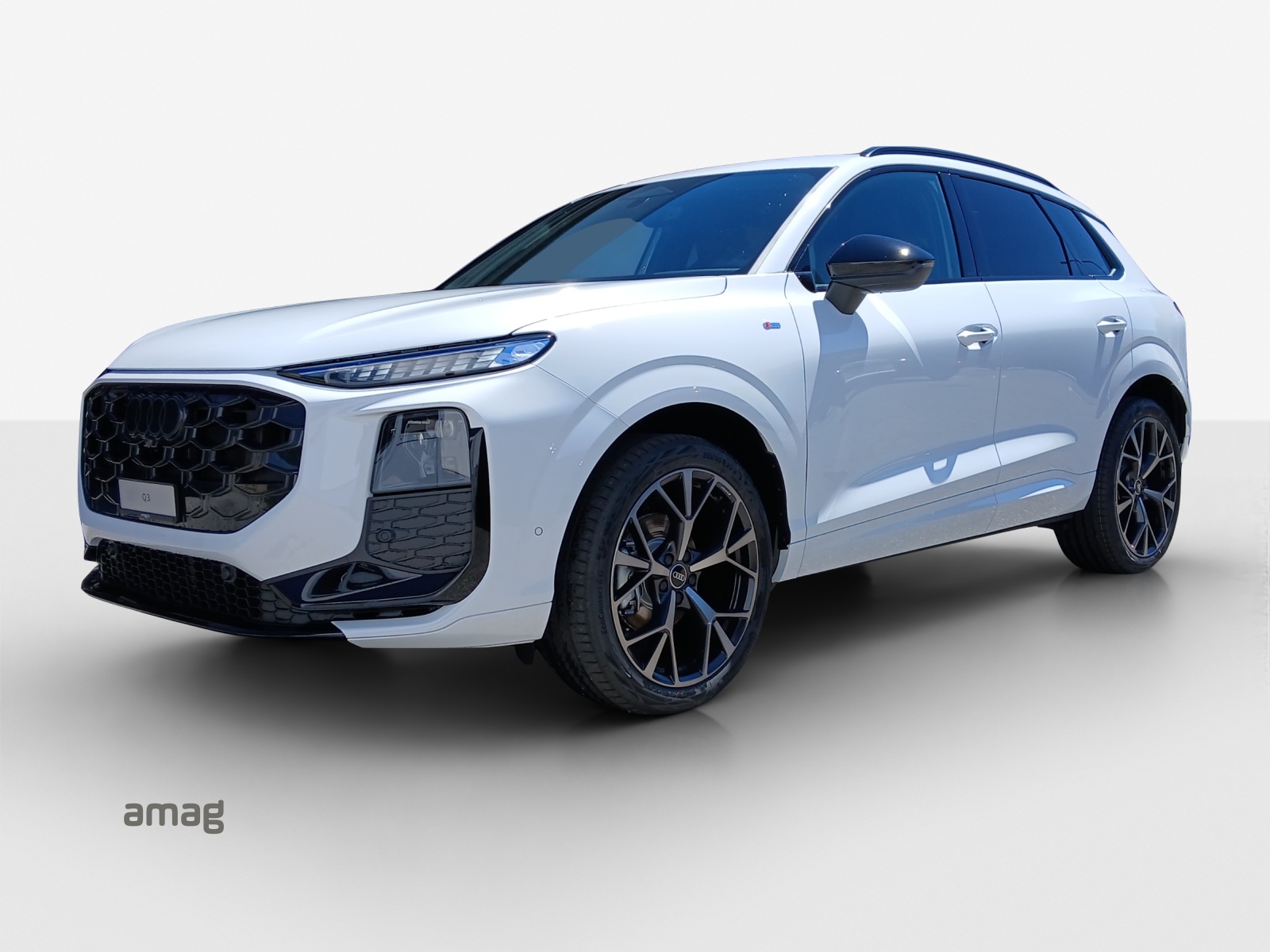 AUDI Q3 SUV 110 kW TFSI S tronic-image-0