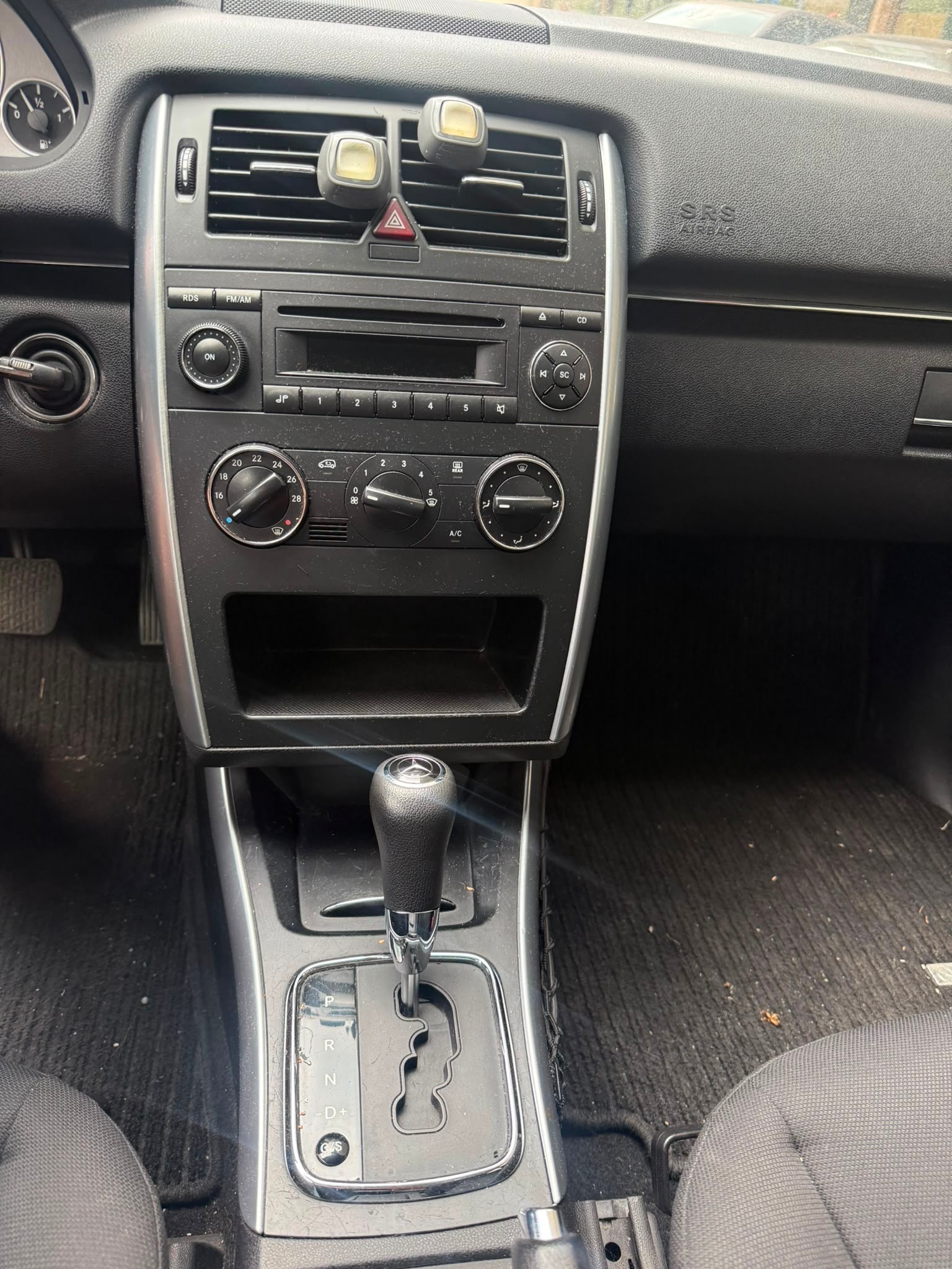 MERCEDES-BENZ B 200-image-10