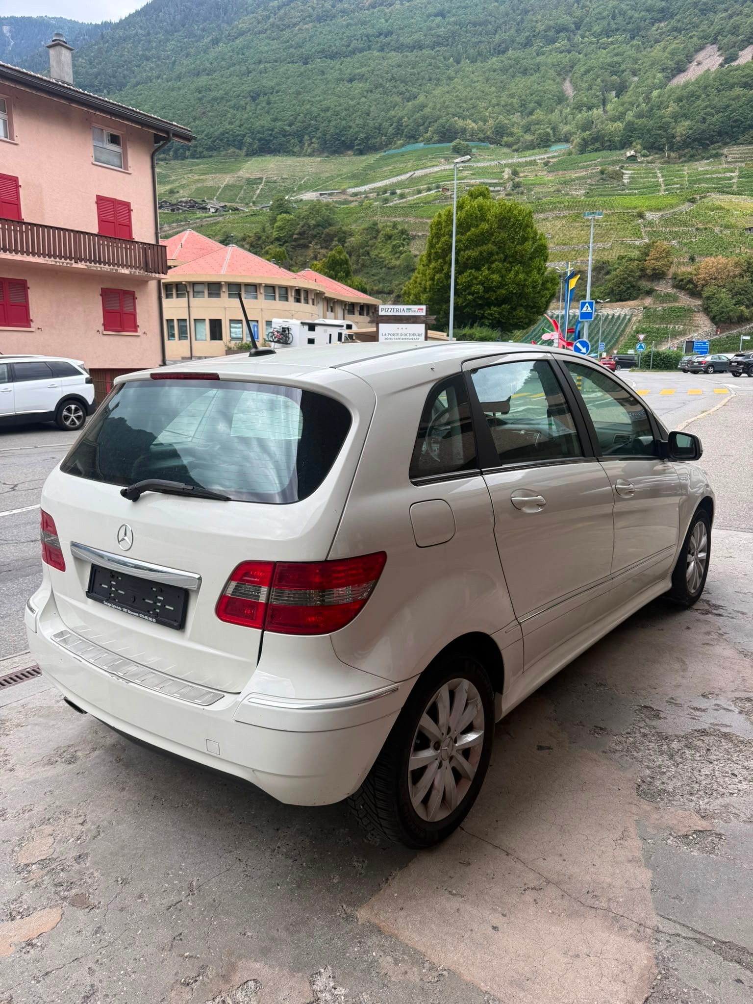 MERCEDES-BENZ B 200-image-6