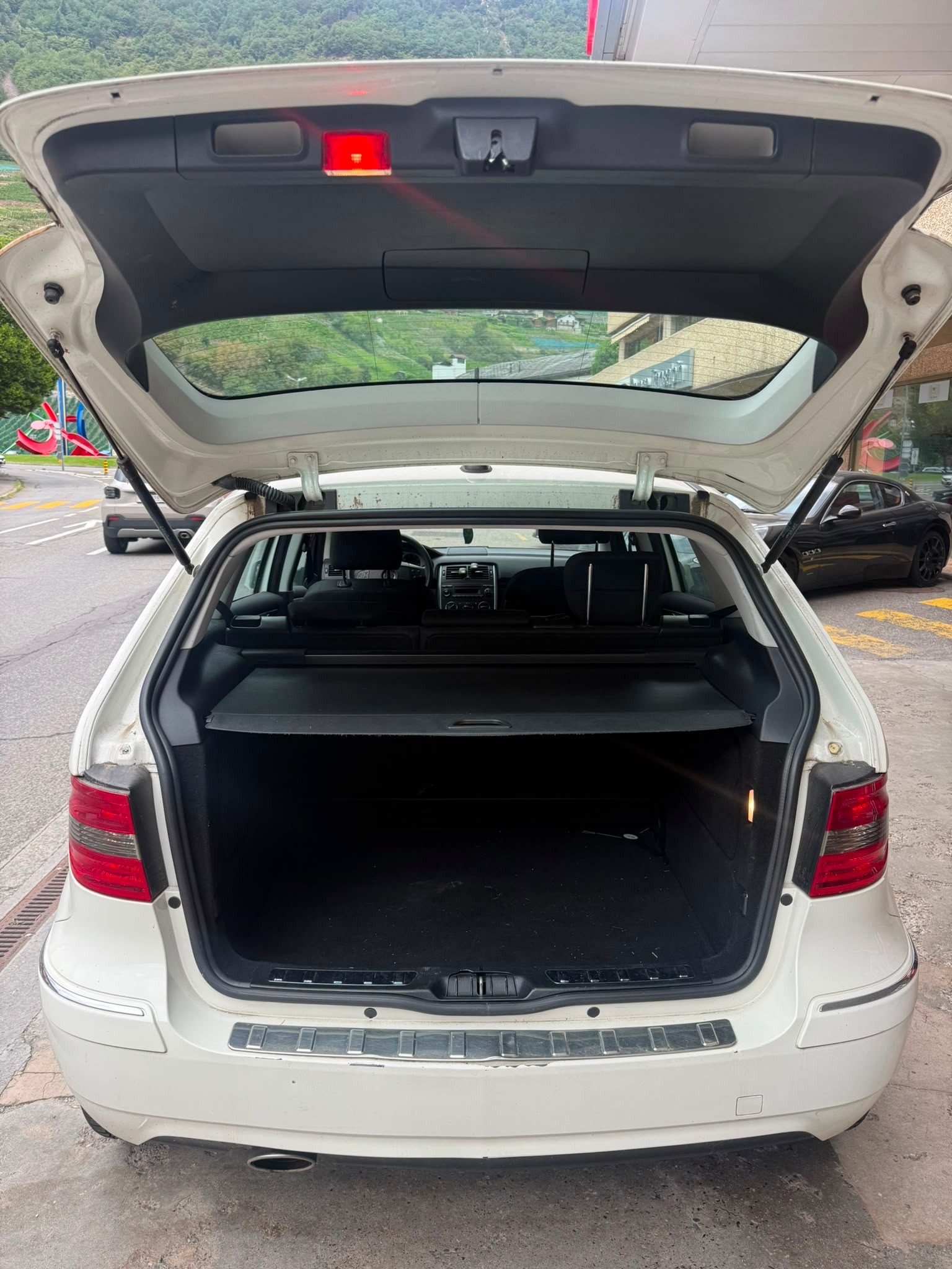 MERCEDES-BENZ B 200-image-5