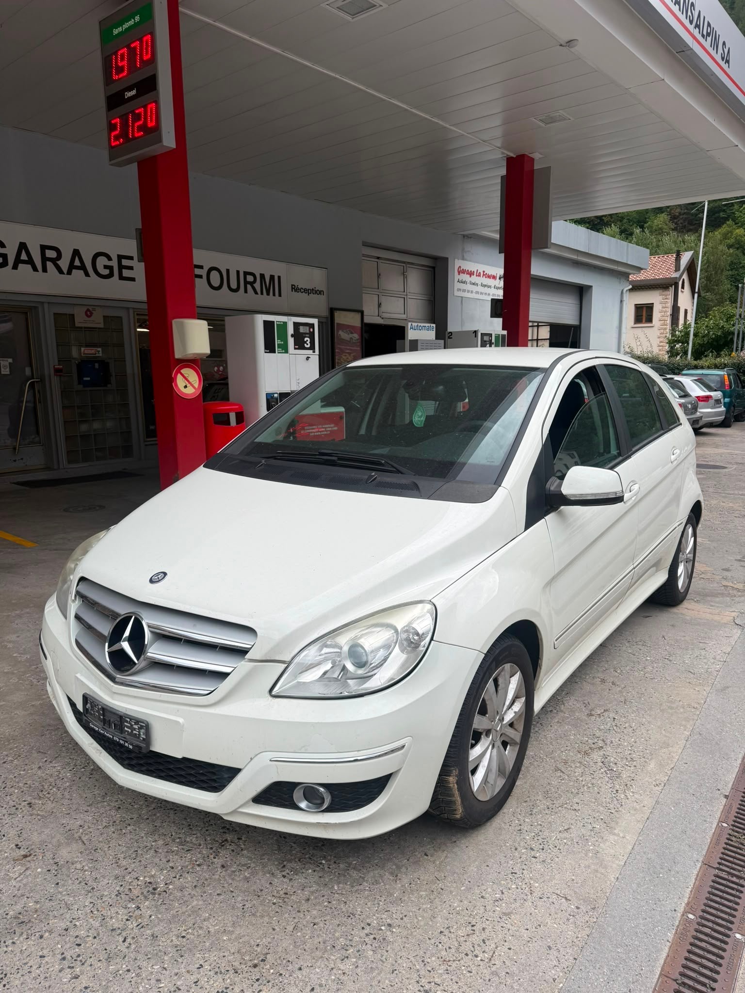 MERCEDES-BENZ B 200-image-2