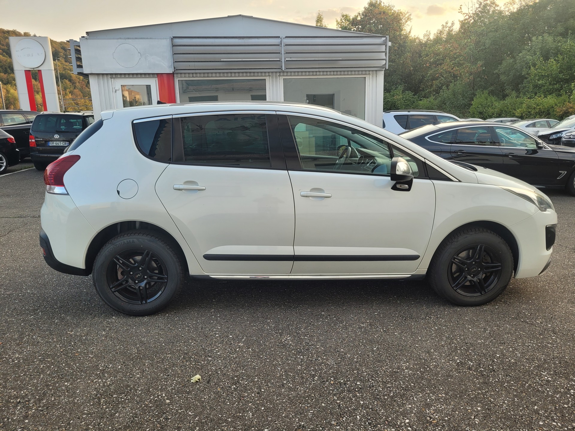 PEUGEOT 3008 1.6 THP Féline Tiptronic-image-2