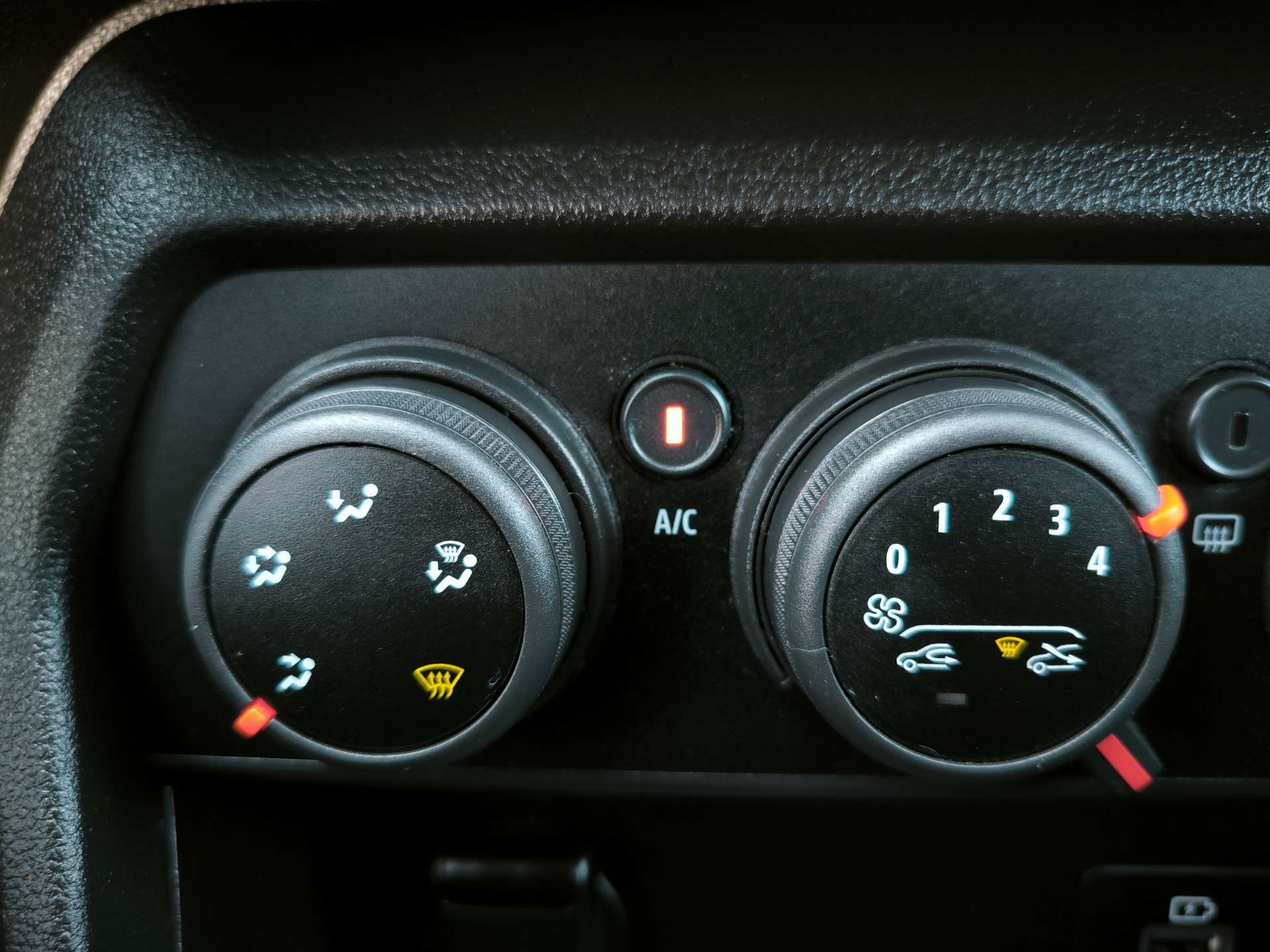 DACIA Sandero Stepway TCe 90 Expression-image-9