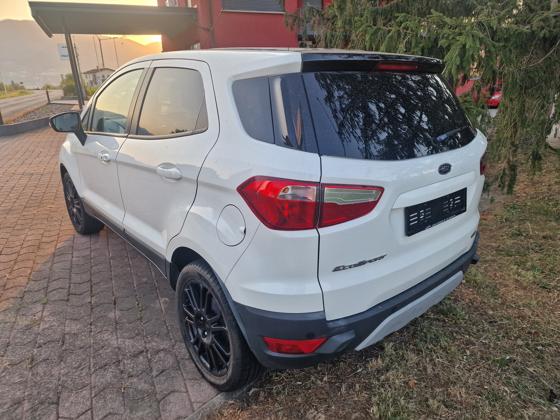 FORD EcoSport 1.0 SCTi Titanium S-image-4