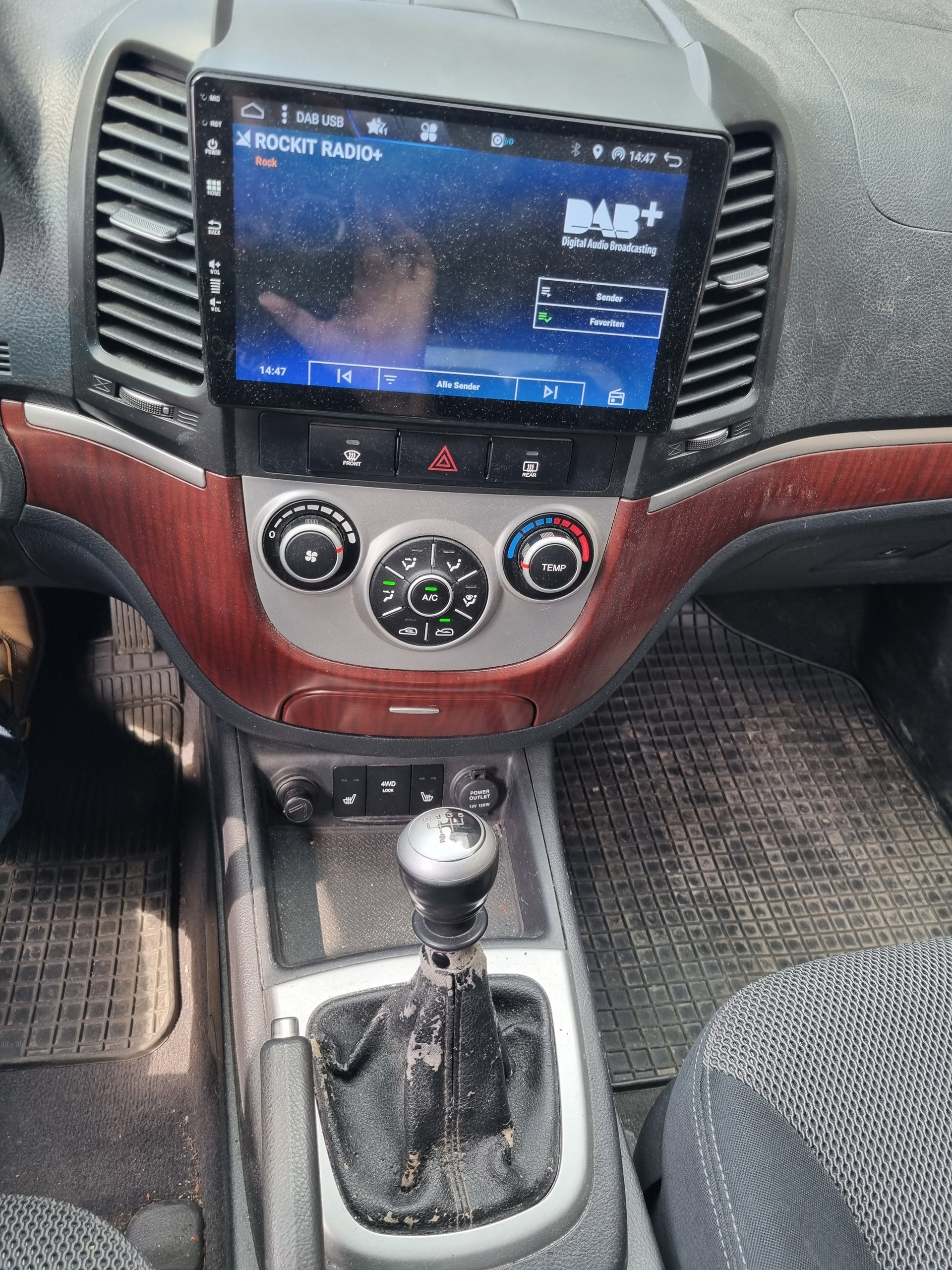 HYUNDAI Santa Fe 2.2 CRDi Comfort 4WD-image-10