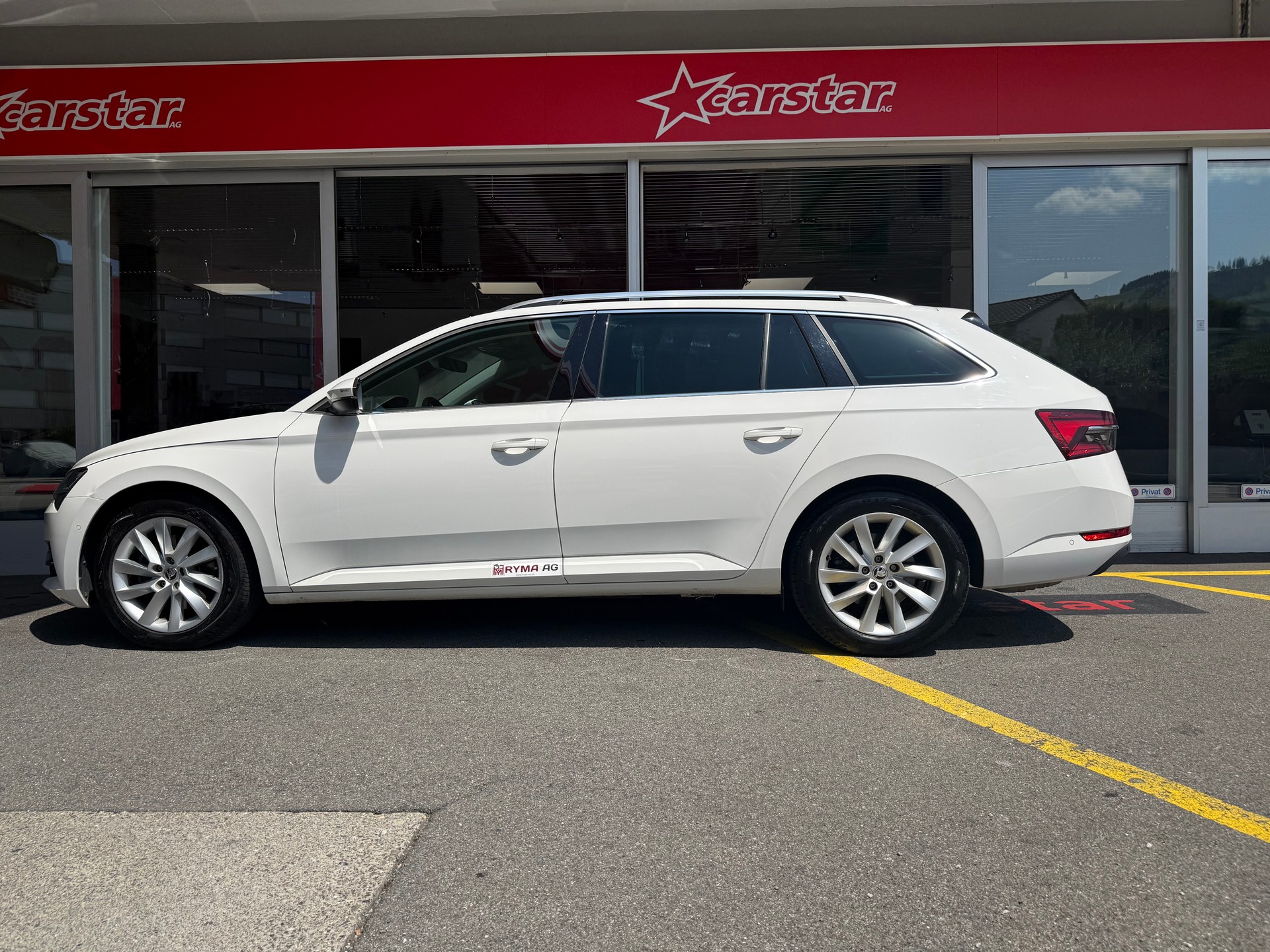SKODA Superb Combi 2.0 TDi SportLine 4x4 DSG-image-0