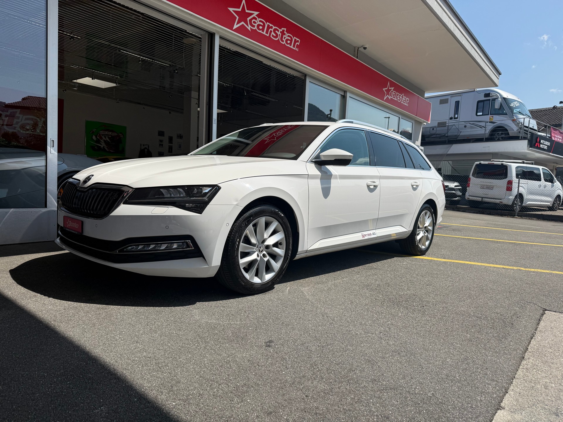 SKODA Superb Combi 2.0 TDi SportLine 4x4 DSG-image-1