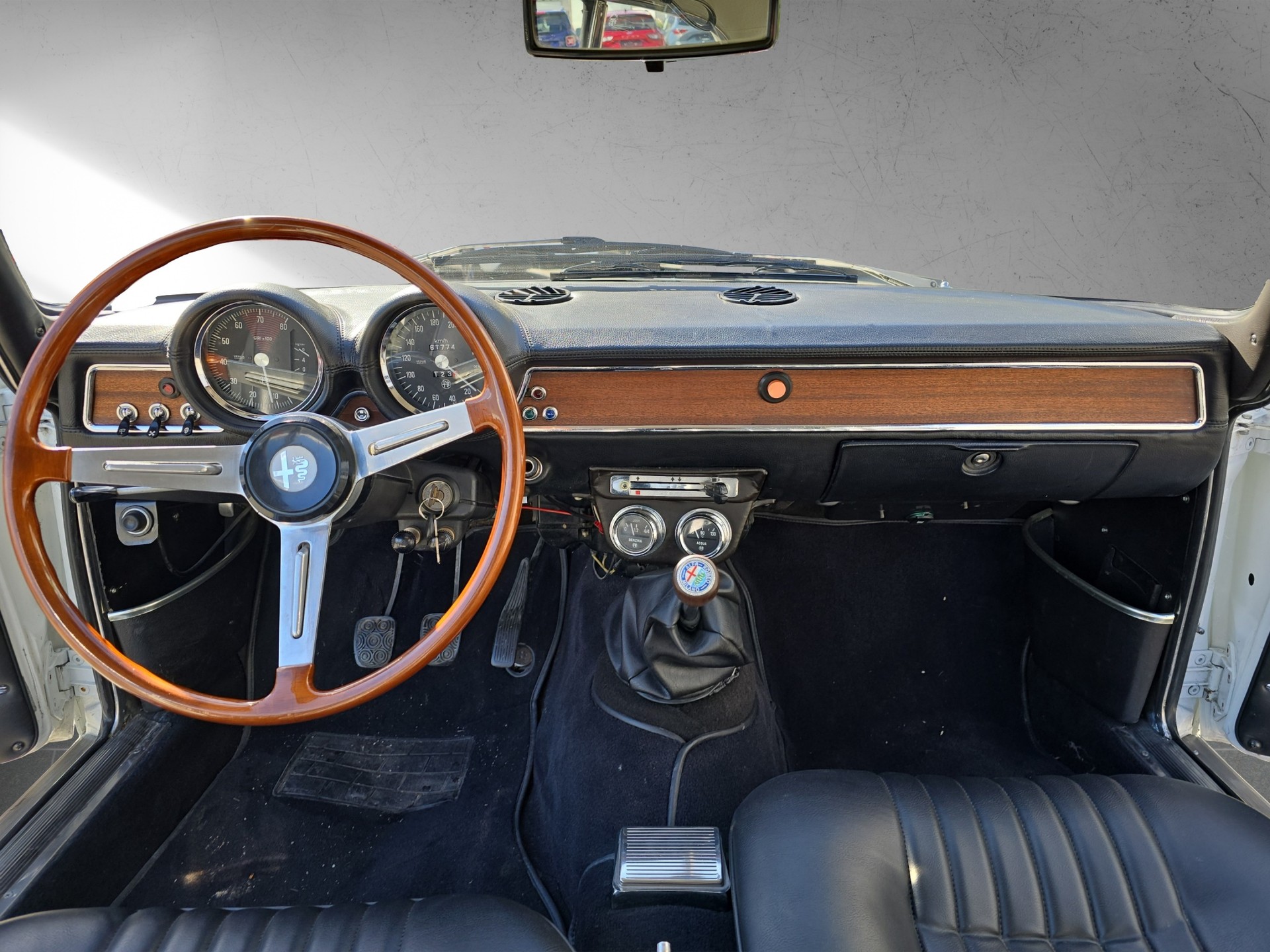 ALFA ROMEO 1600 GT-image-15