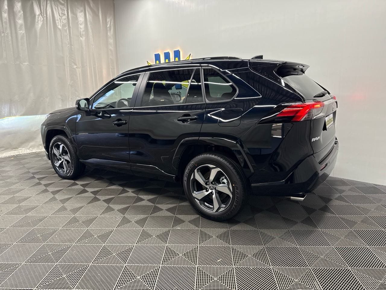 TOYOTA RAV-4 2.5 PHEV Advance e-CVT 4WD 300HP-showroom-element-1