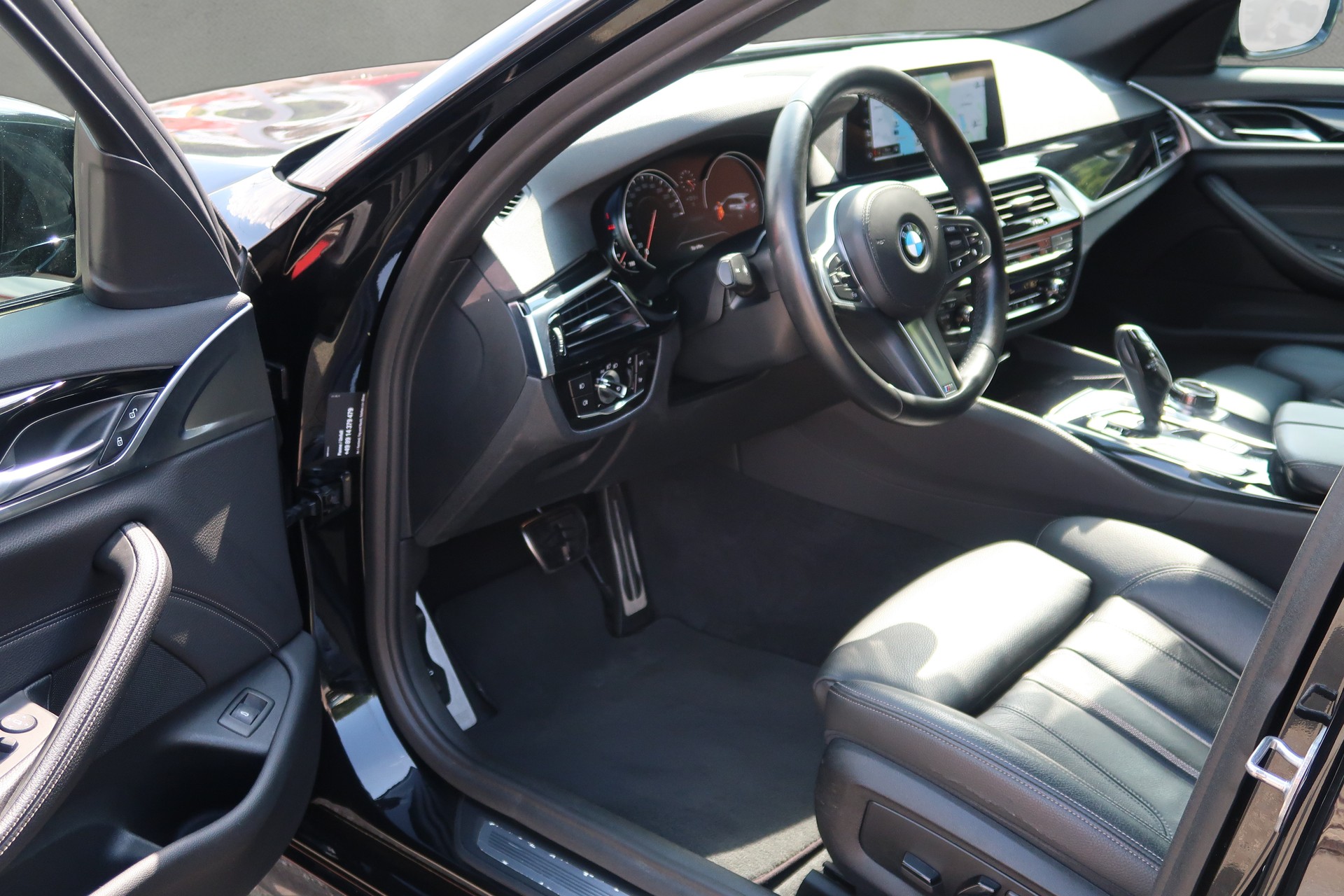 BMW 530d Touring M-Paket-image-8