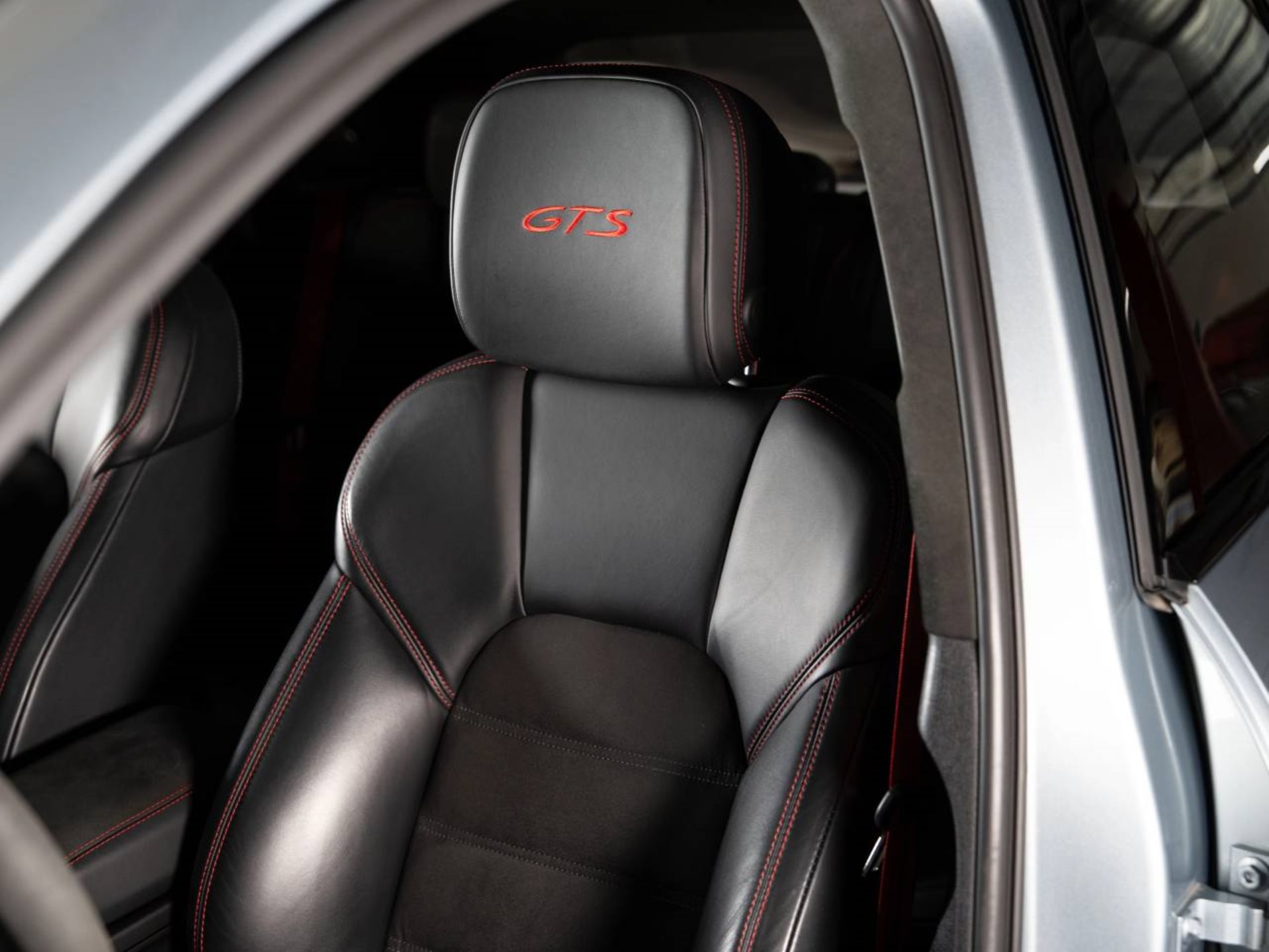 PORSCHE Macan GTS-image-13