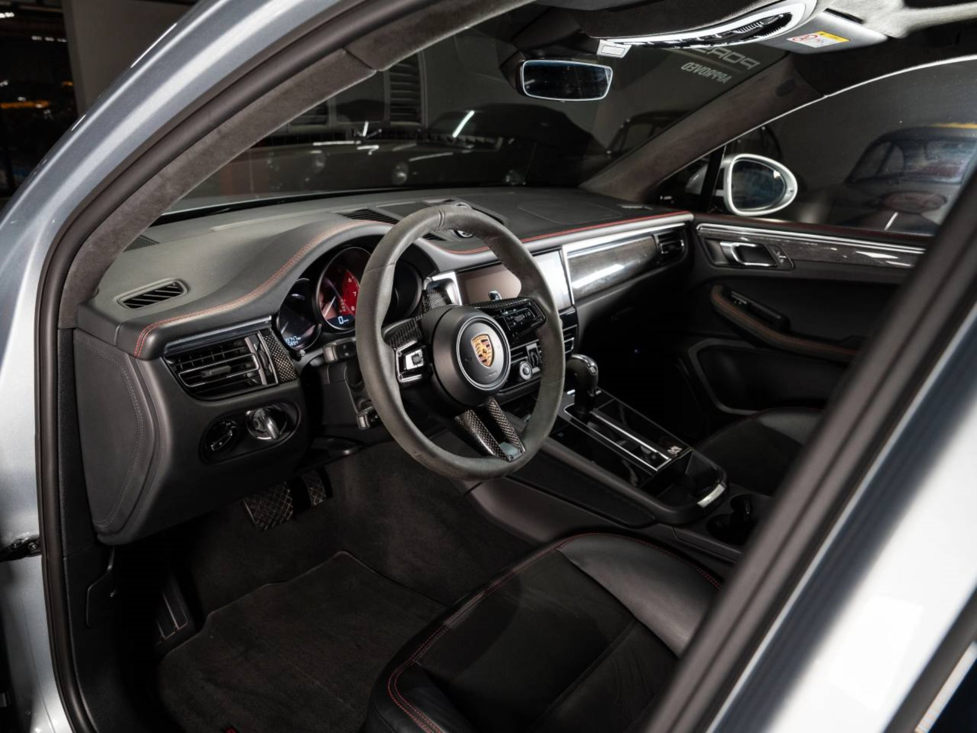 PORSCHE Macan GTS-image-3