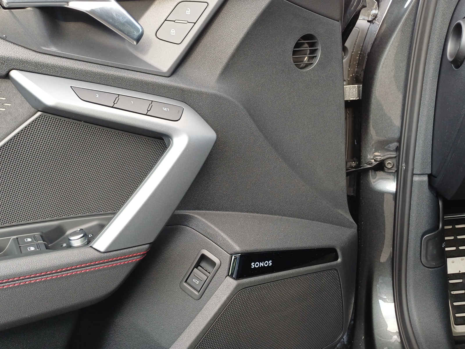 AUDI S3 Sportback TFSI quattro S-tronic-image-14