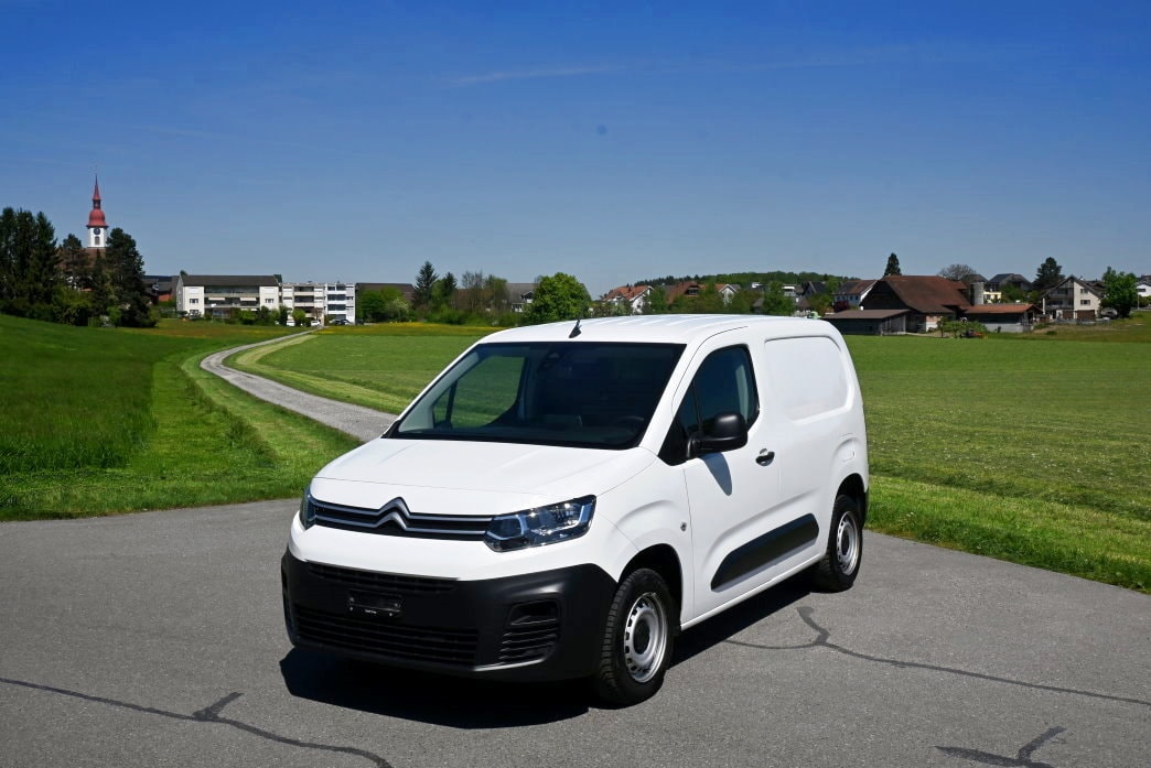 CITROEN Berlingo Van 1.2 Pure Tech 130 s/s Club EAT8 1000kg-image-0