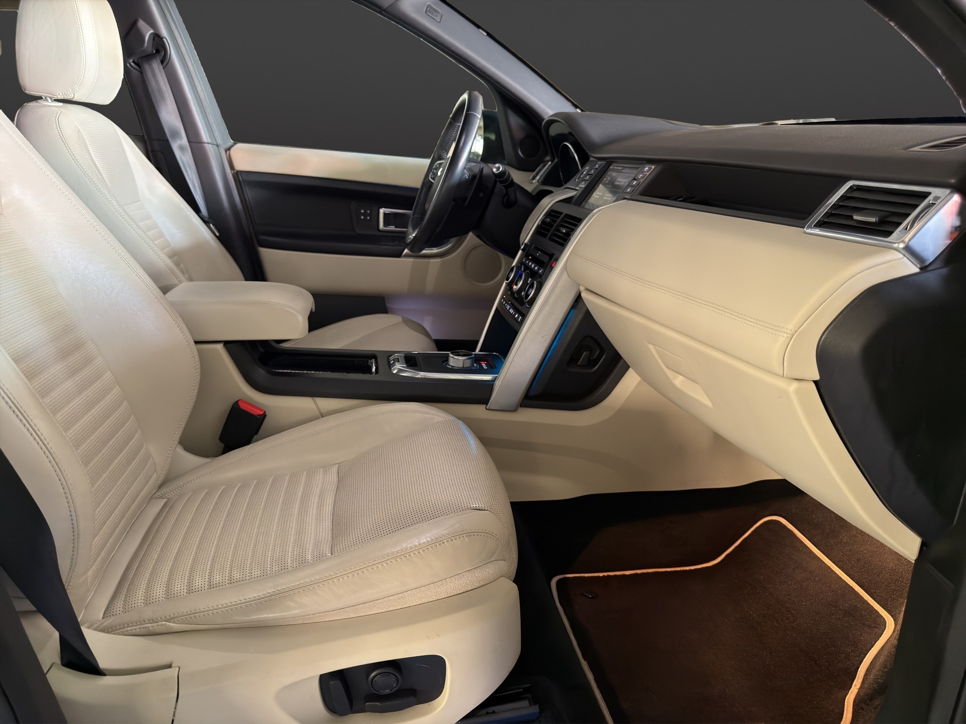 LAND ROVER Discovery Sport 2.0 Si4 HSE Luxury AT9-image-10