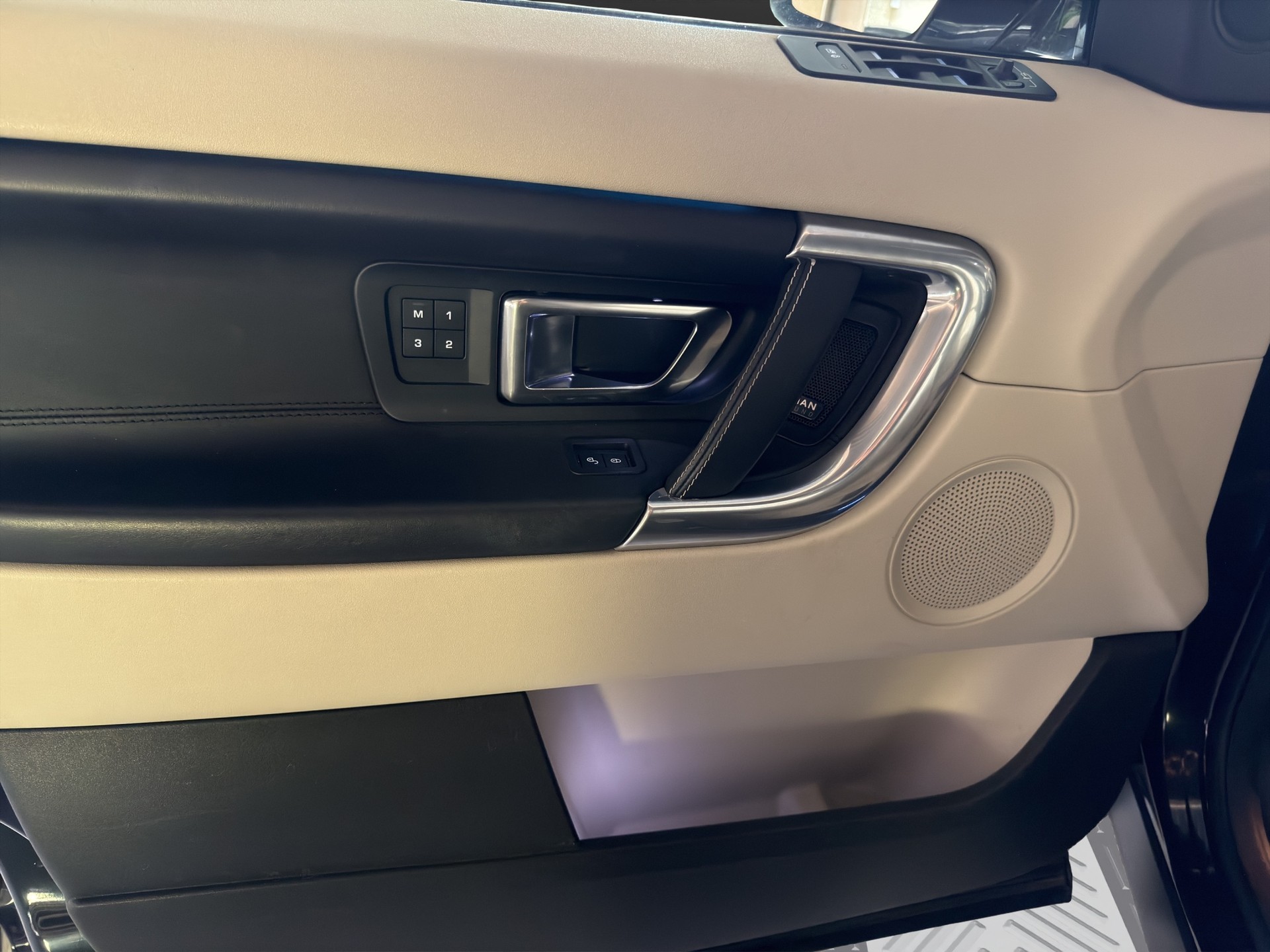LAND ROVER Discovery Sport 2.0 Si4 HSE Luxury AT9-image-12