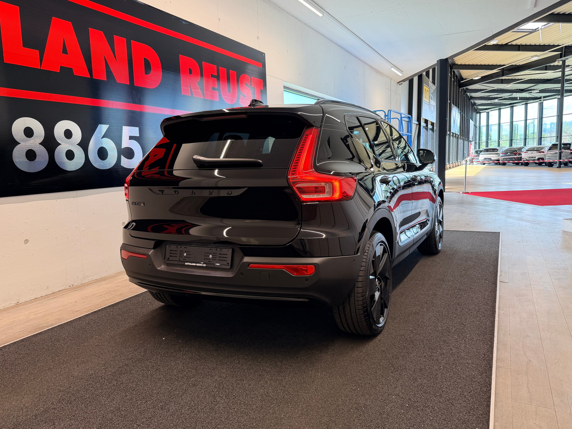 VOLVO EX40 82kWh Twin Motor AWD Ultra Black Ed.-image-6