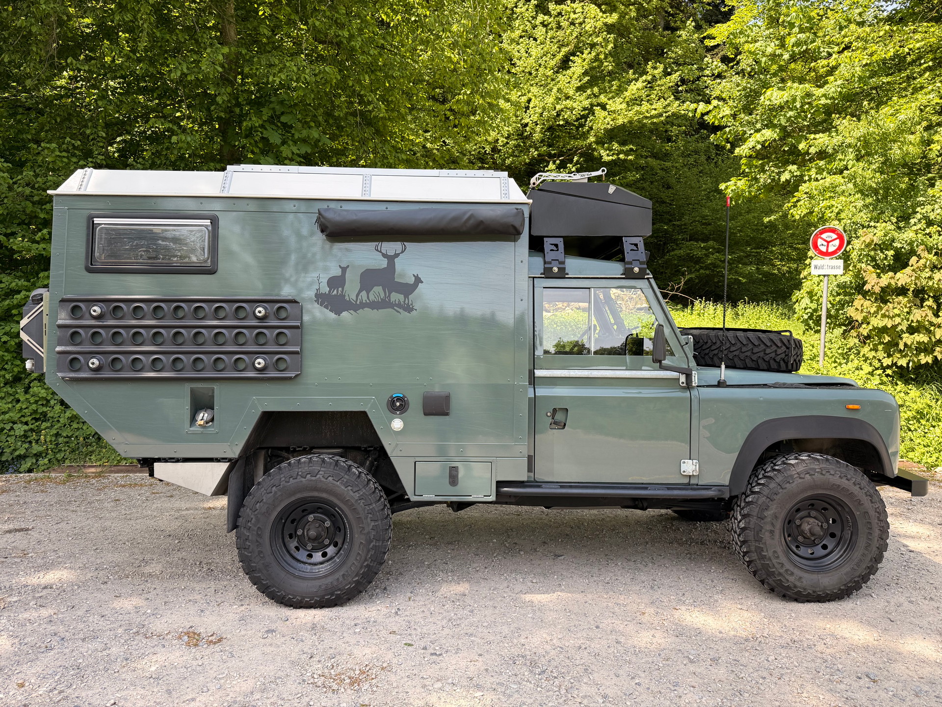 LAND ROVER 200Tdi Defender Weltreisefahrzeug-image-6