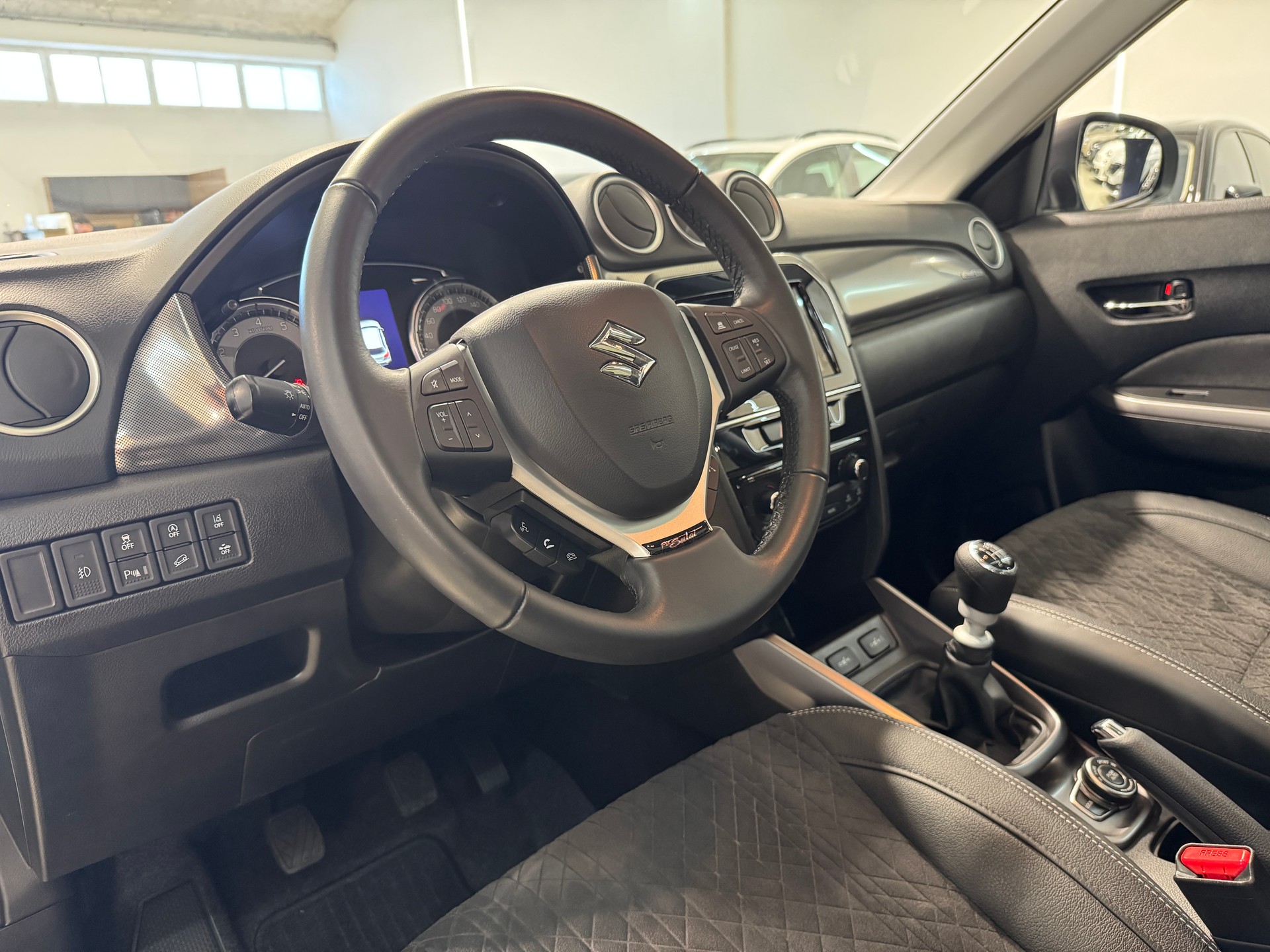 SUZUKI Vitara 1.4 Boosterjet Piz Sulai Top Hybrid-image-15