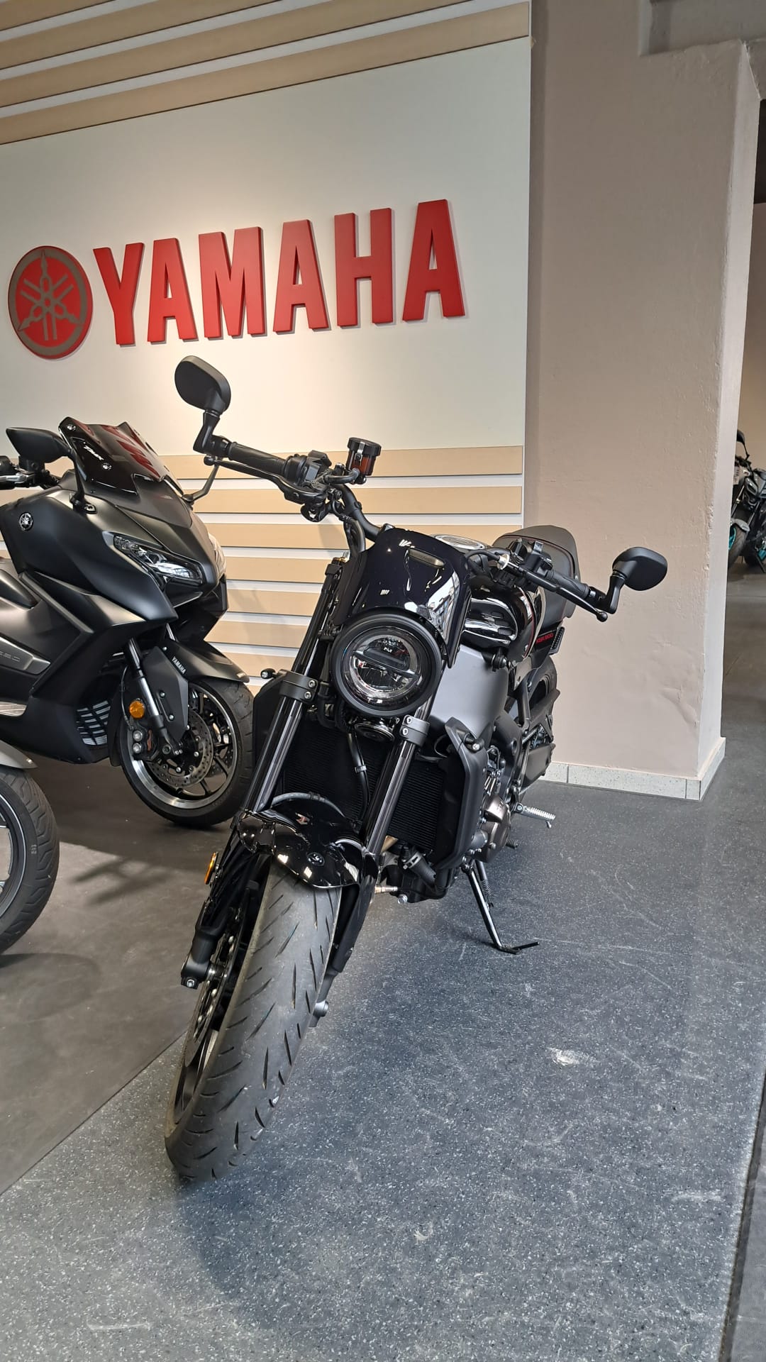 YAMAHA XSR 900