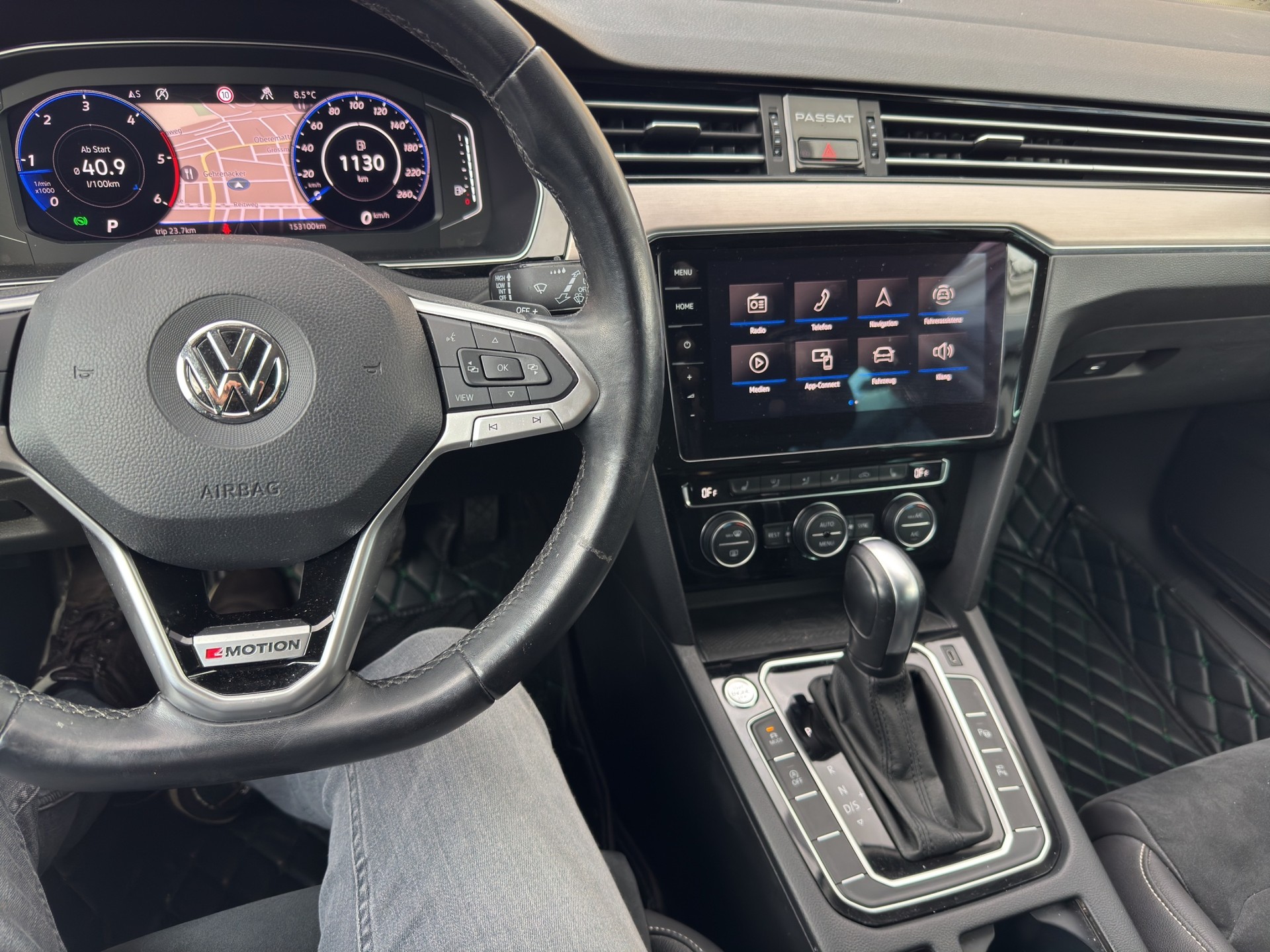 VW Passat 2.0 TDI BMT Elegance 4Motion DSG-image-15