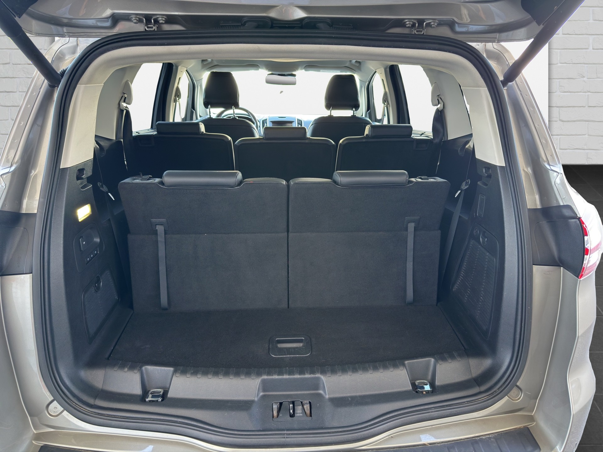 FORD S-Max 2.0 TDCi Titanium AWD PowerShift-image-17