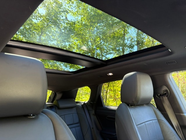 LAND ROVER 2.0 T R-Dynamic SE-image-3
