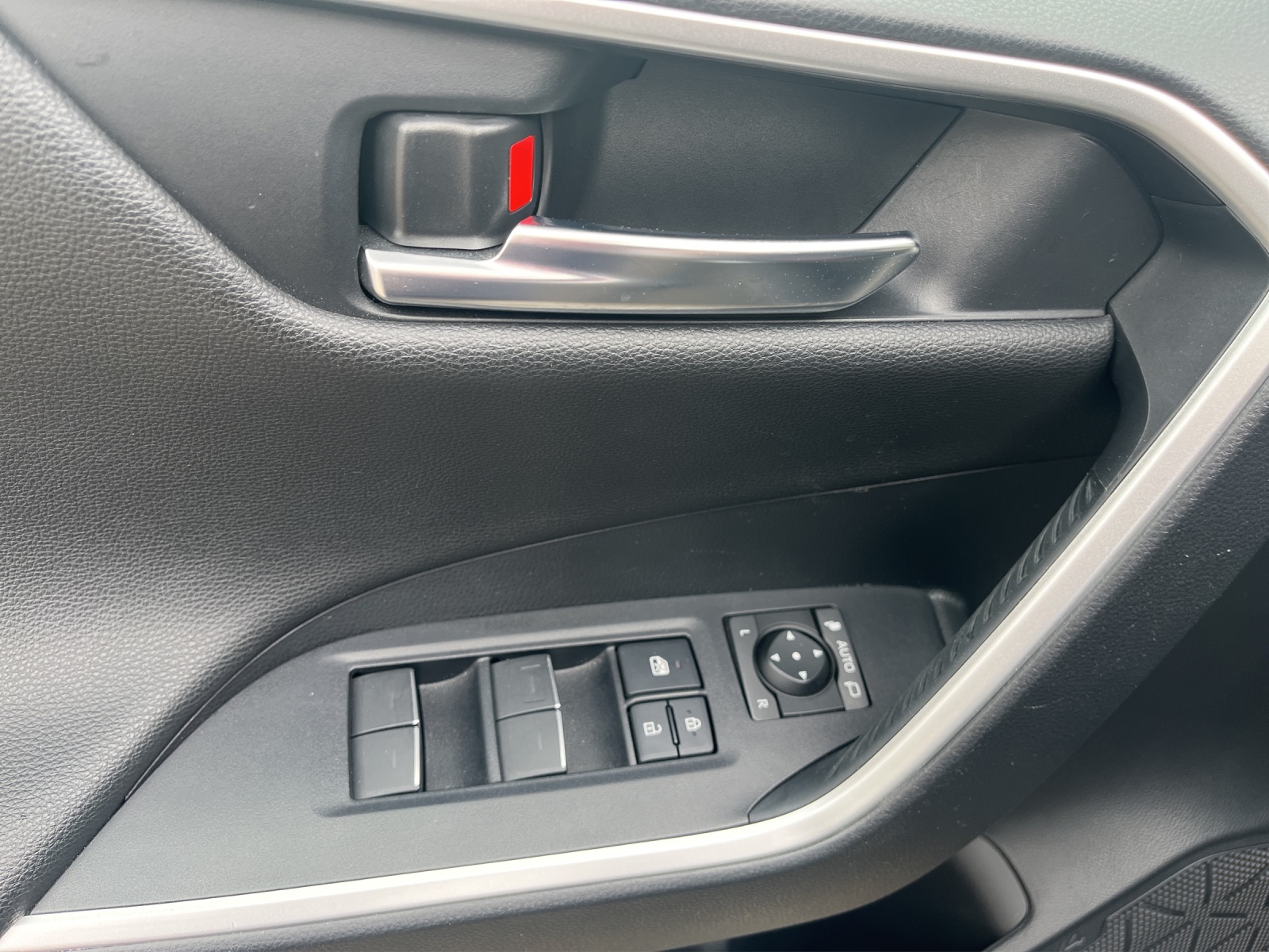TOYOTA RAV-4 2.5 Plug-In-Hybrid Premium-image-14