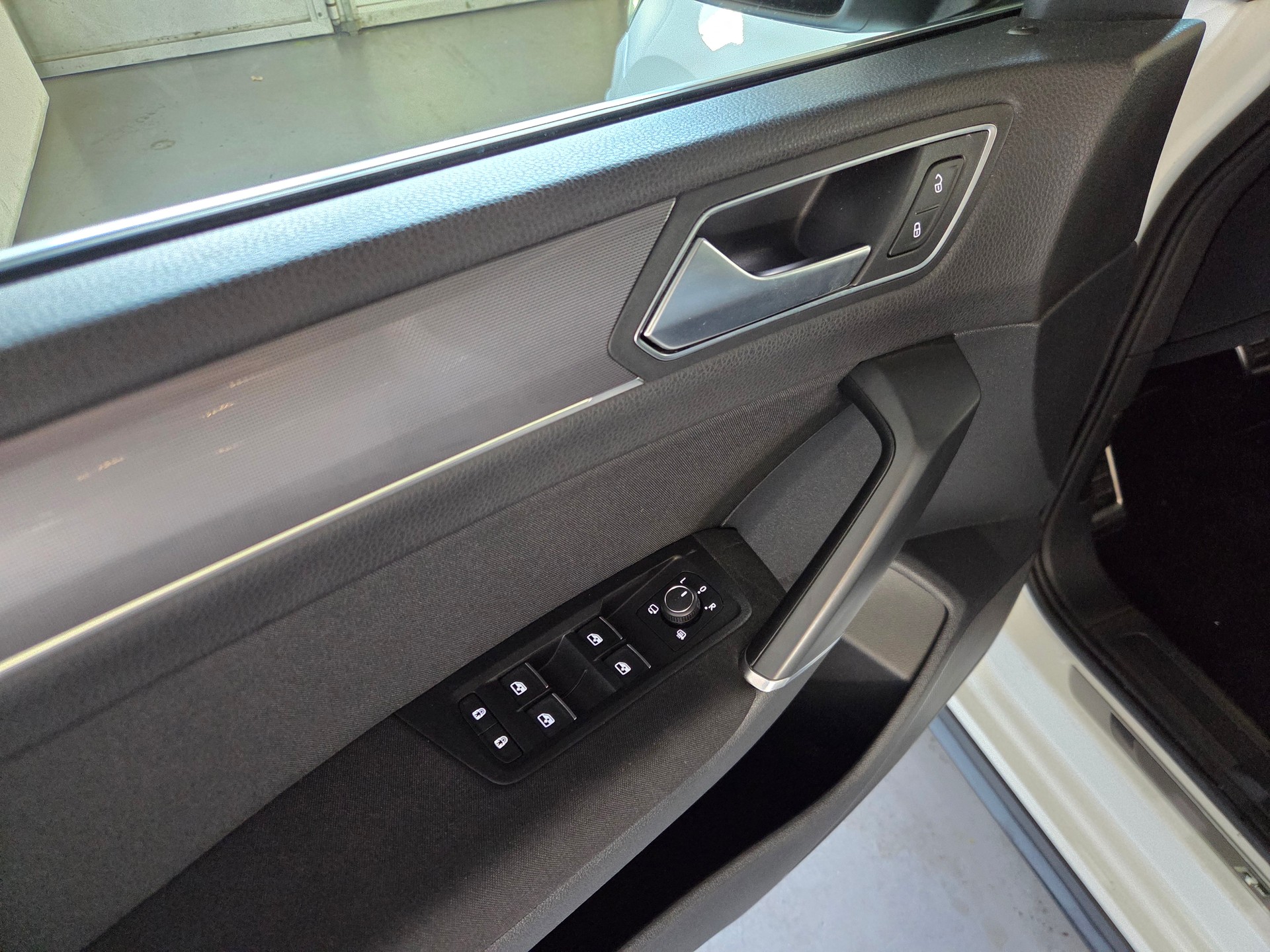 VW Touran 2.0 TDI R-Line DSG 7-Plätzer-image-17