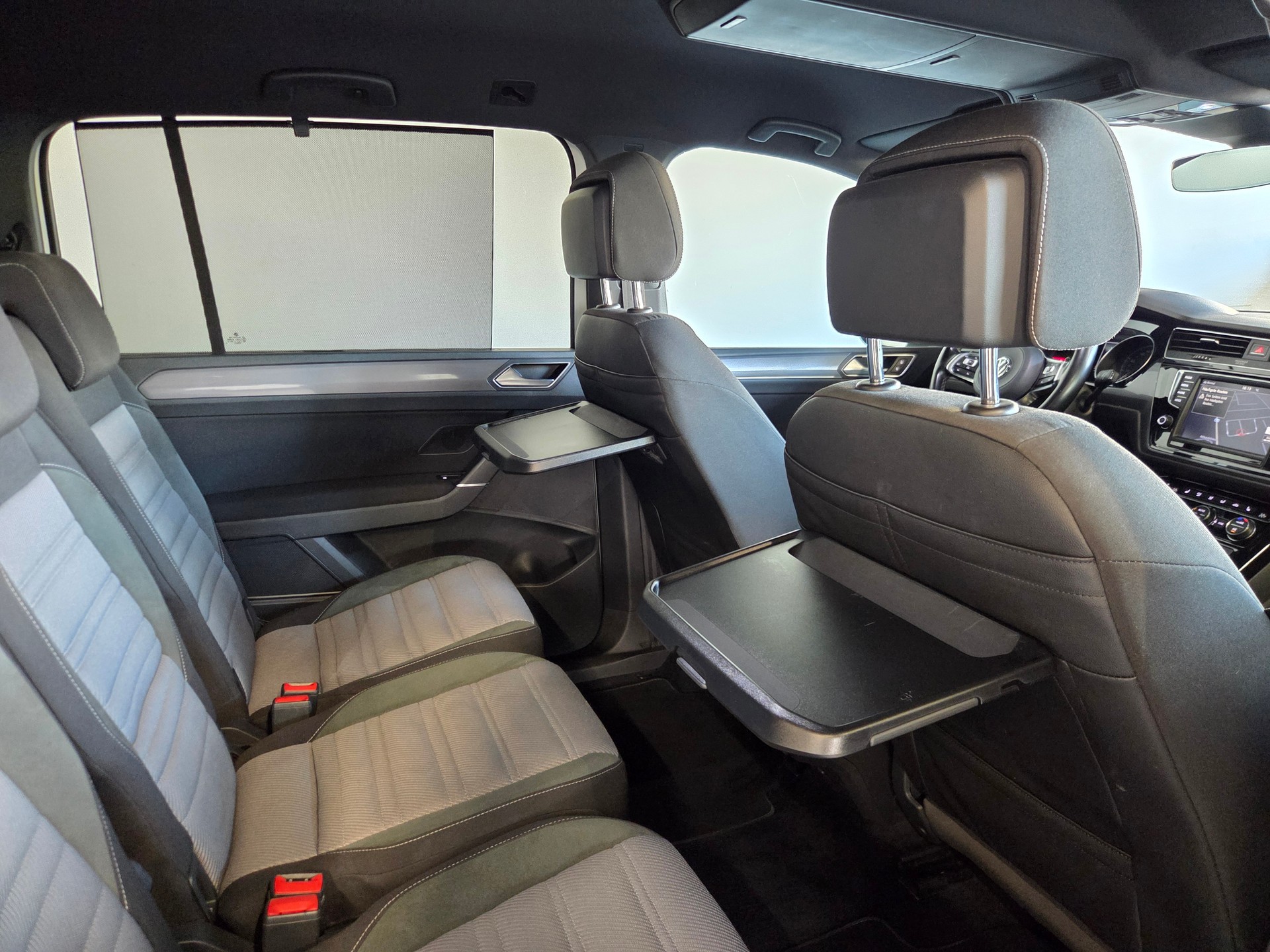 VW Touran 2.0 TDI R-Line DSG 7-Plätzer-image-21