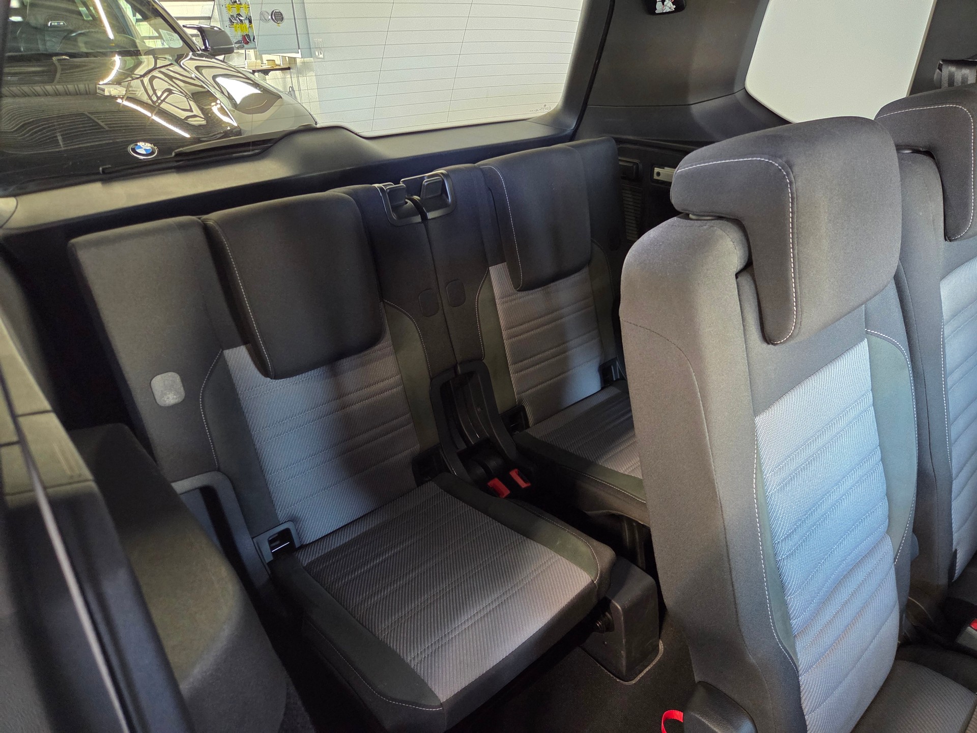 VW Touran 2.0 TDI R-Line DSG 7-Plätzer-image-22