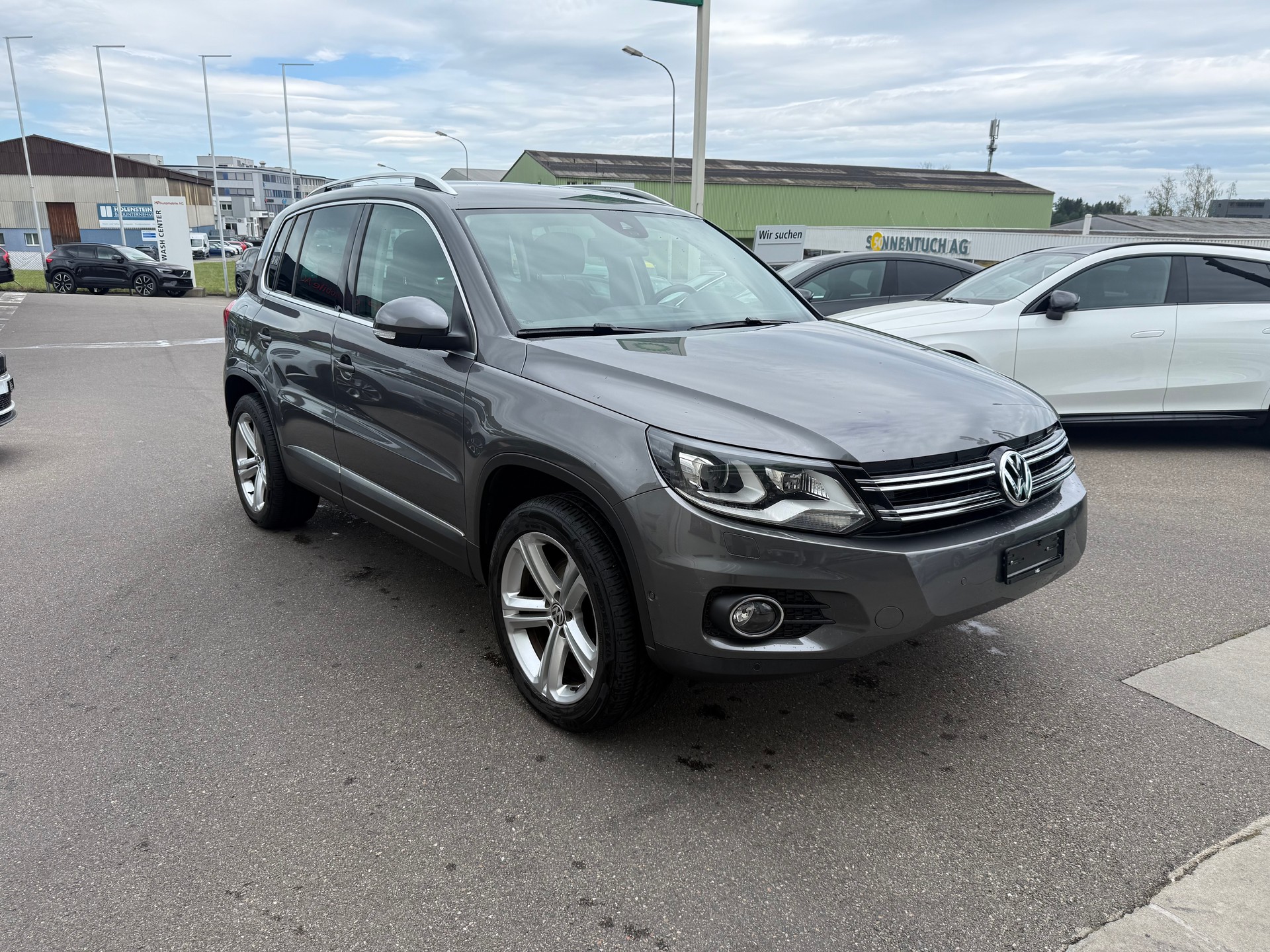 VW Tiguan 2.0 TSI Track&Style 4Motion DSG-image-2