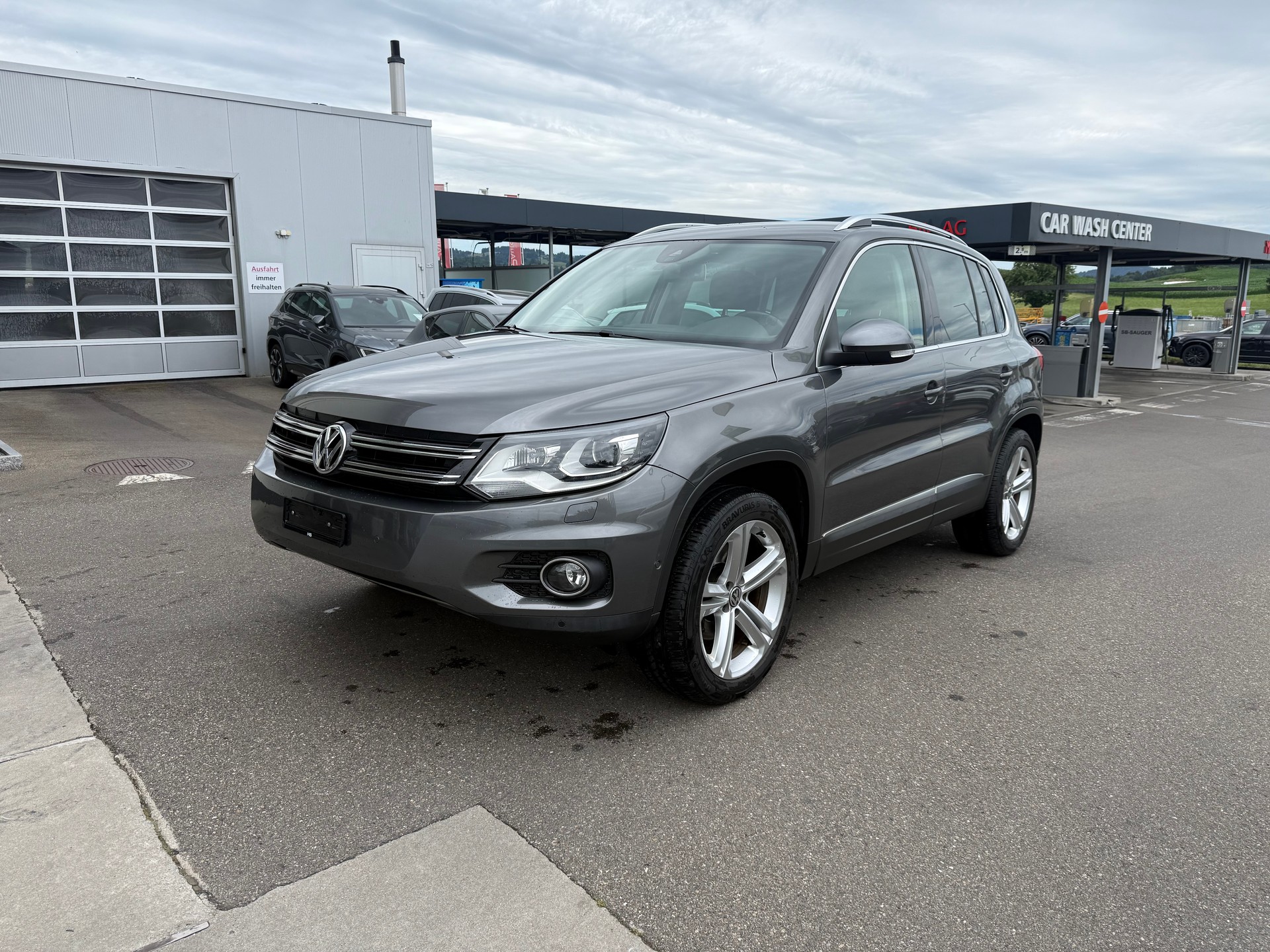 VW Tiguan 2.0 TSI Track&Style 4Motion DSG-image-1