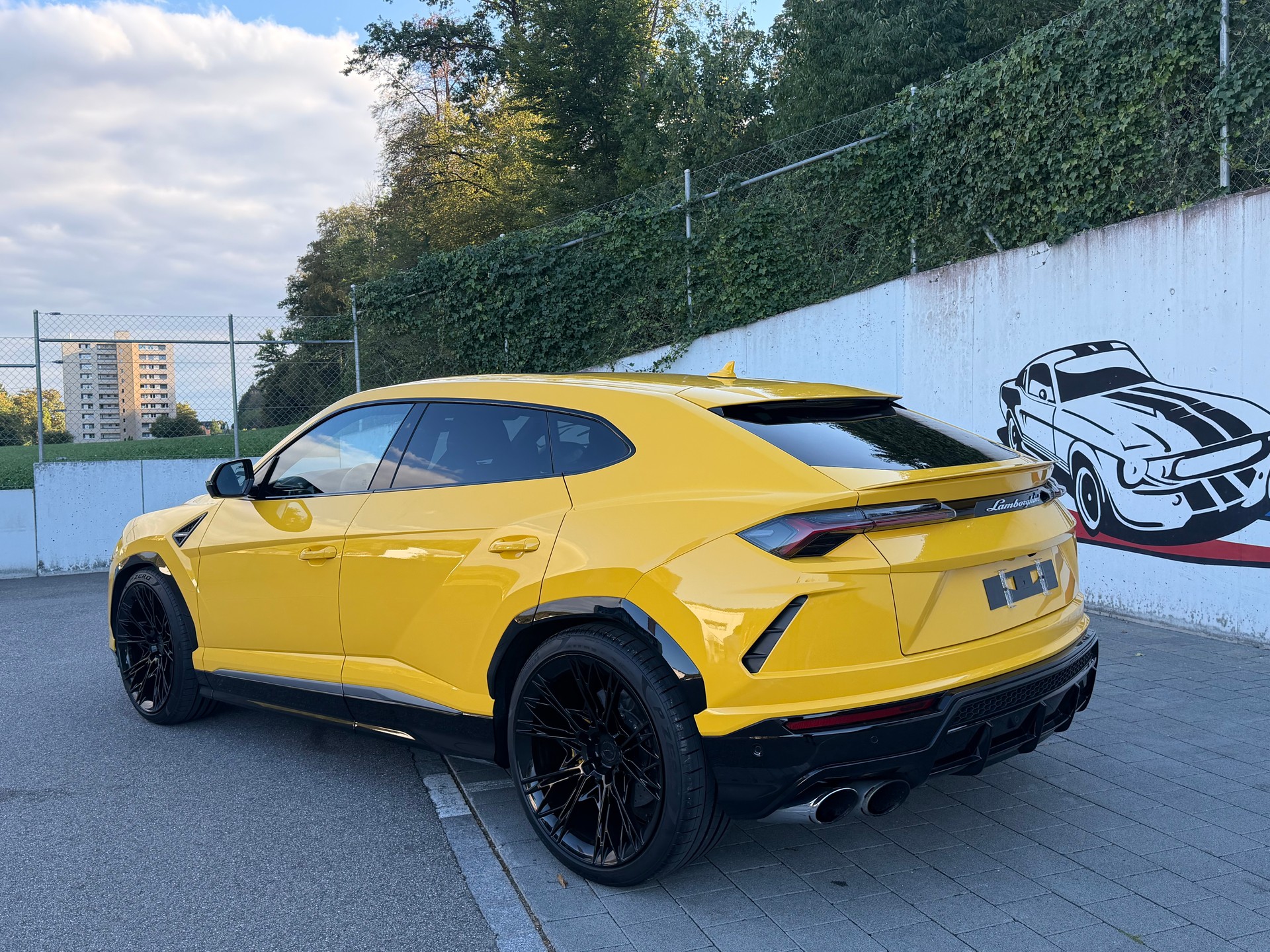 LAMBORGHINI Urus E-Gear-image-2