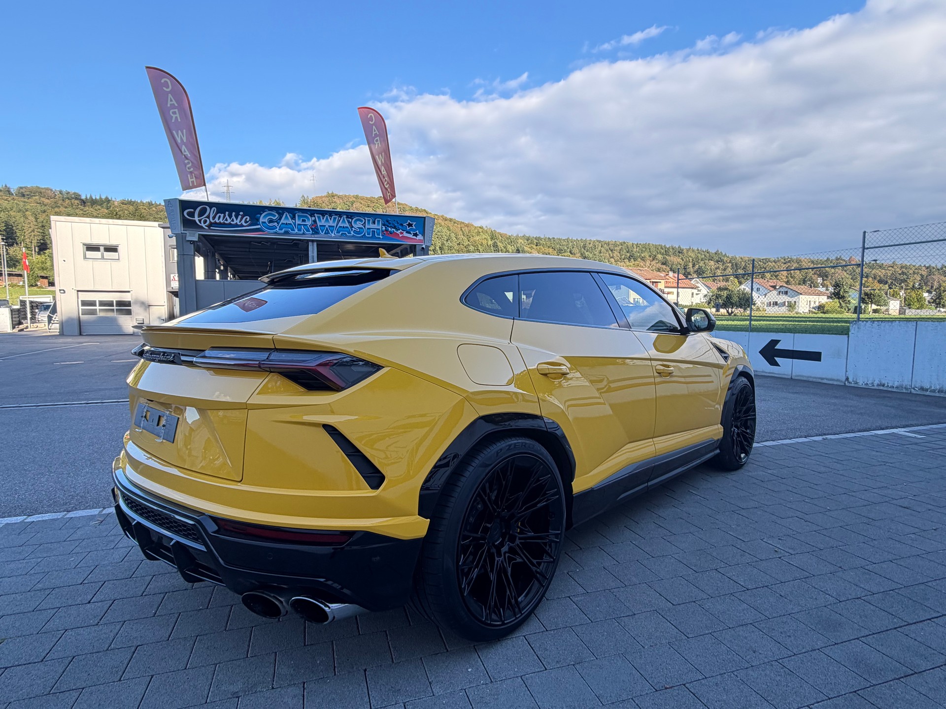 LAMBORGHINI Urus E-Gear-image-4