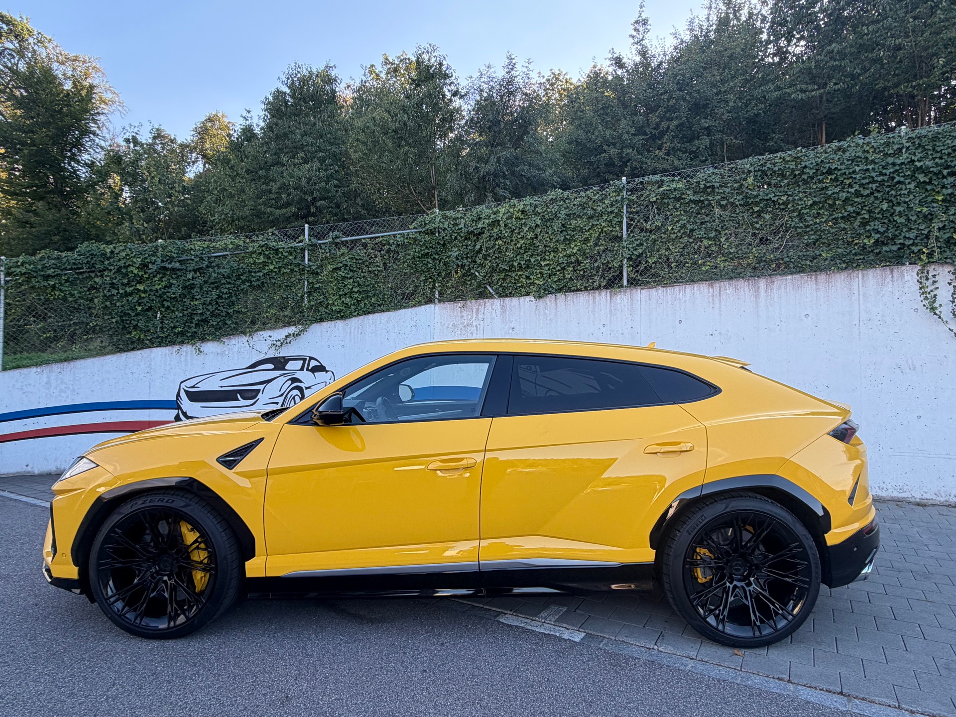 LAMBORGHINI Urus E-Gear-image-1
