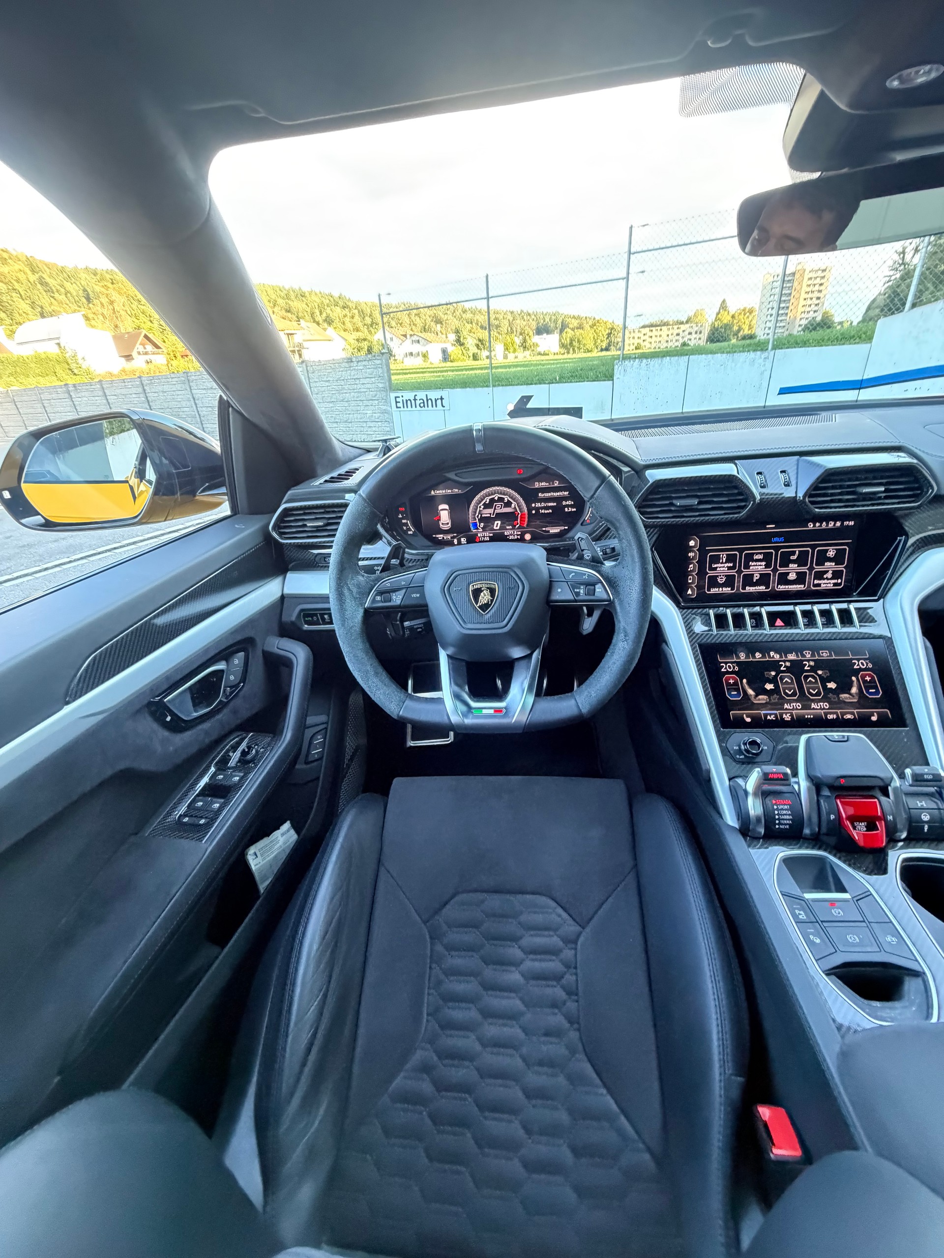 LAMBORGHINI Urus E-Gear-image-9