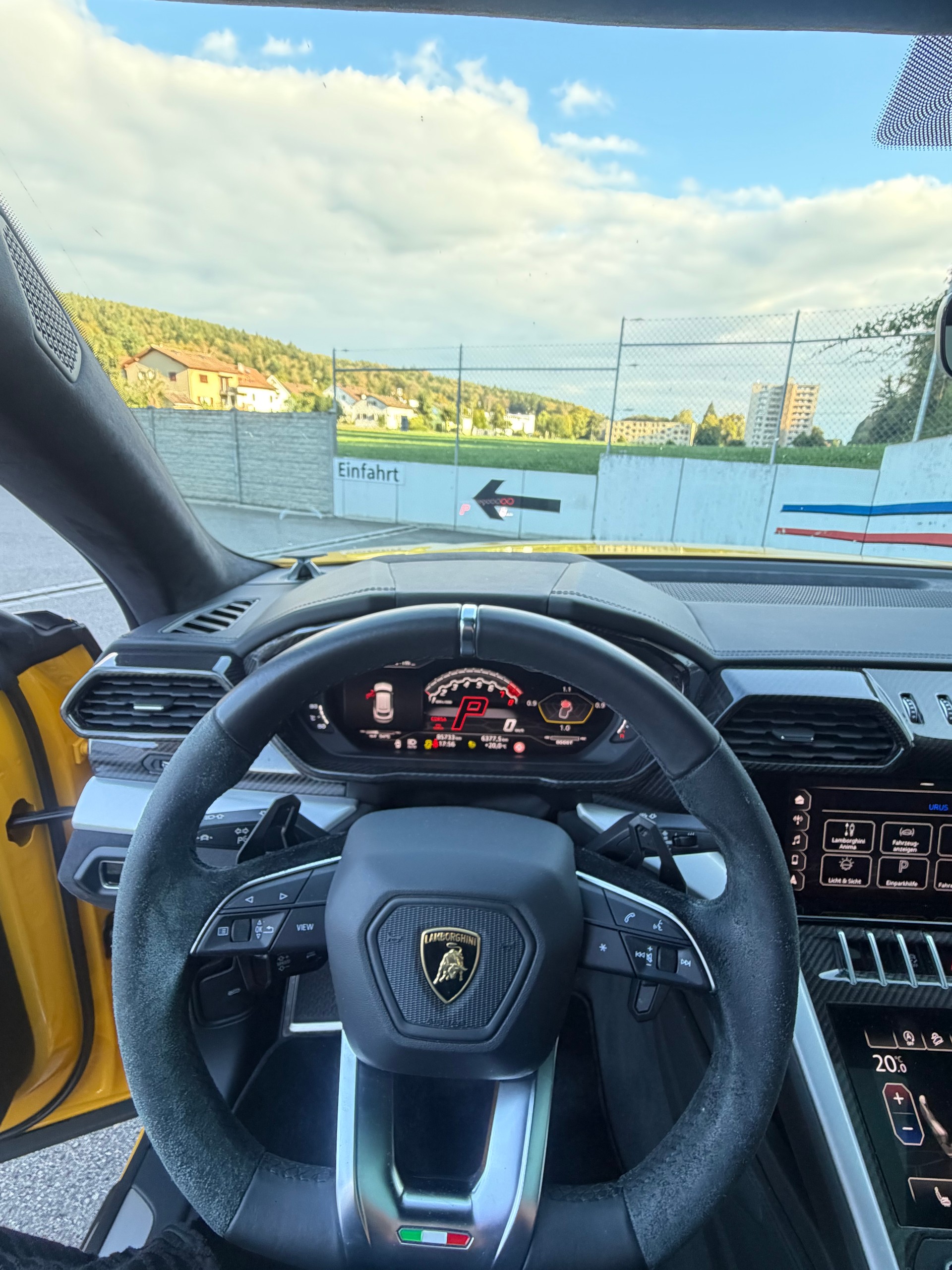 LAMBORGHINI Urus E-Gear-image-10