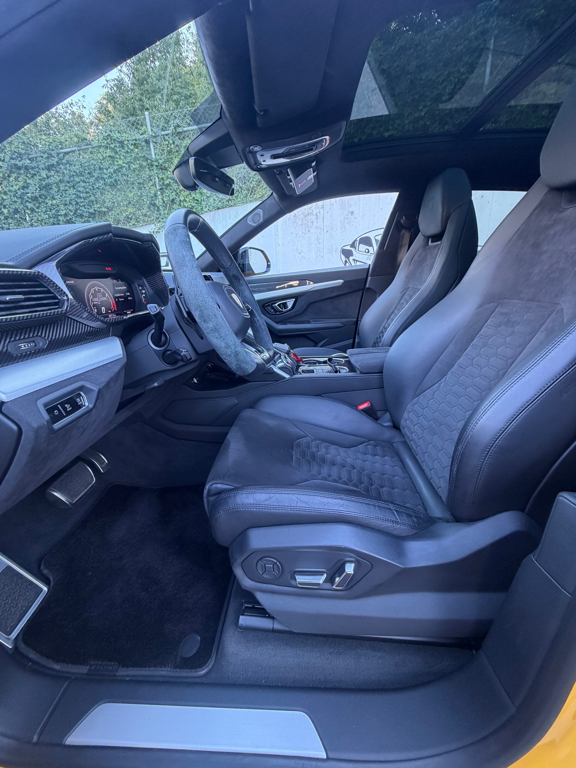 LAMBORGHINI Urus E-Gear-image-7