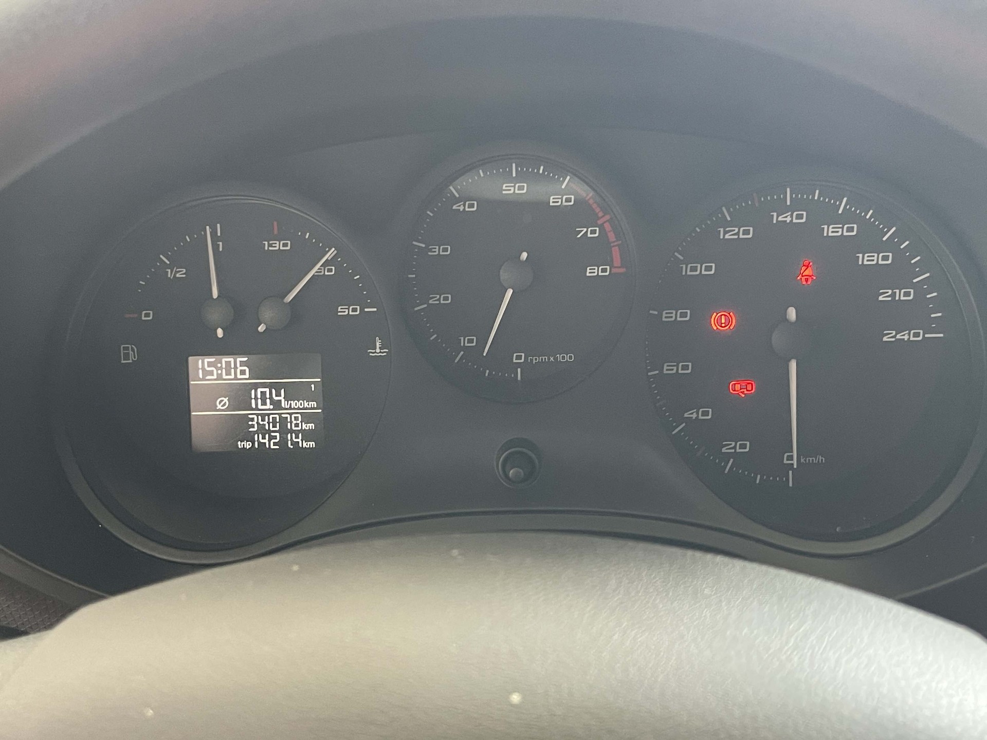 SEAT Leon 1.4 TSI Reference-image-11