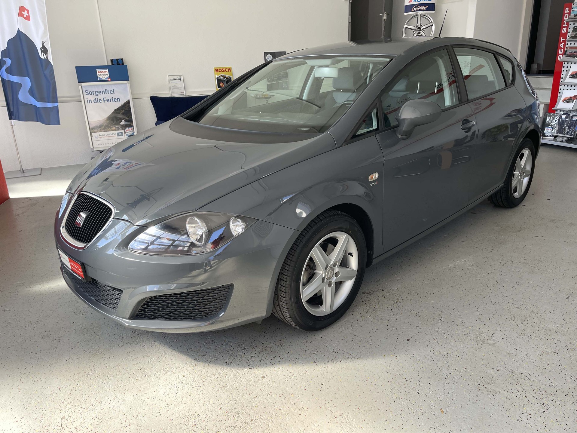 SEAT Leon 1.4 TSI Reference-image-2