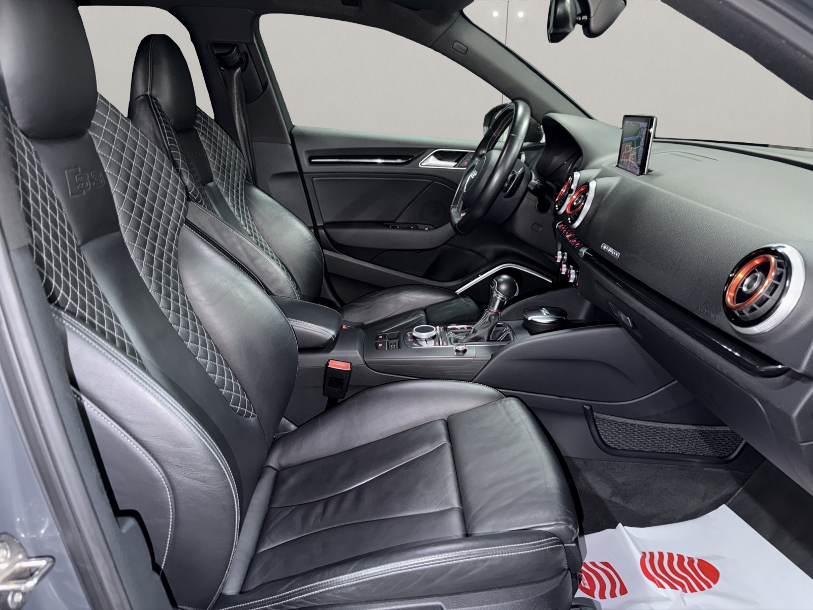 AUDI S3 Sportback 2.0 TFSI quattro S-tronic-image-13