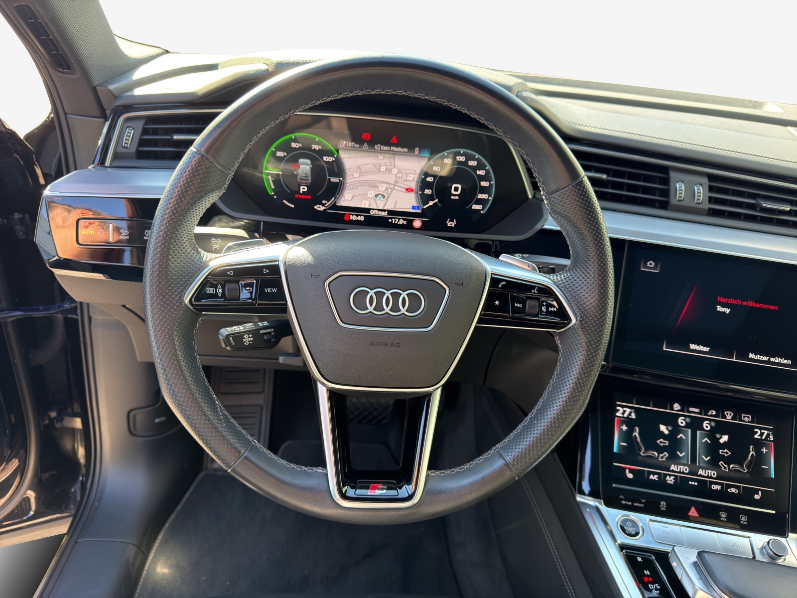 AUDI e-tron 55 Sportback S Line Black Edition quattro-image-10