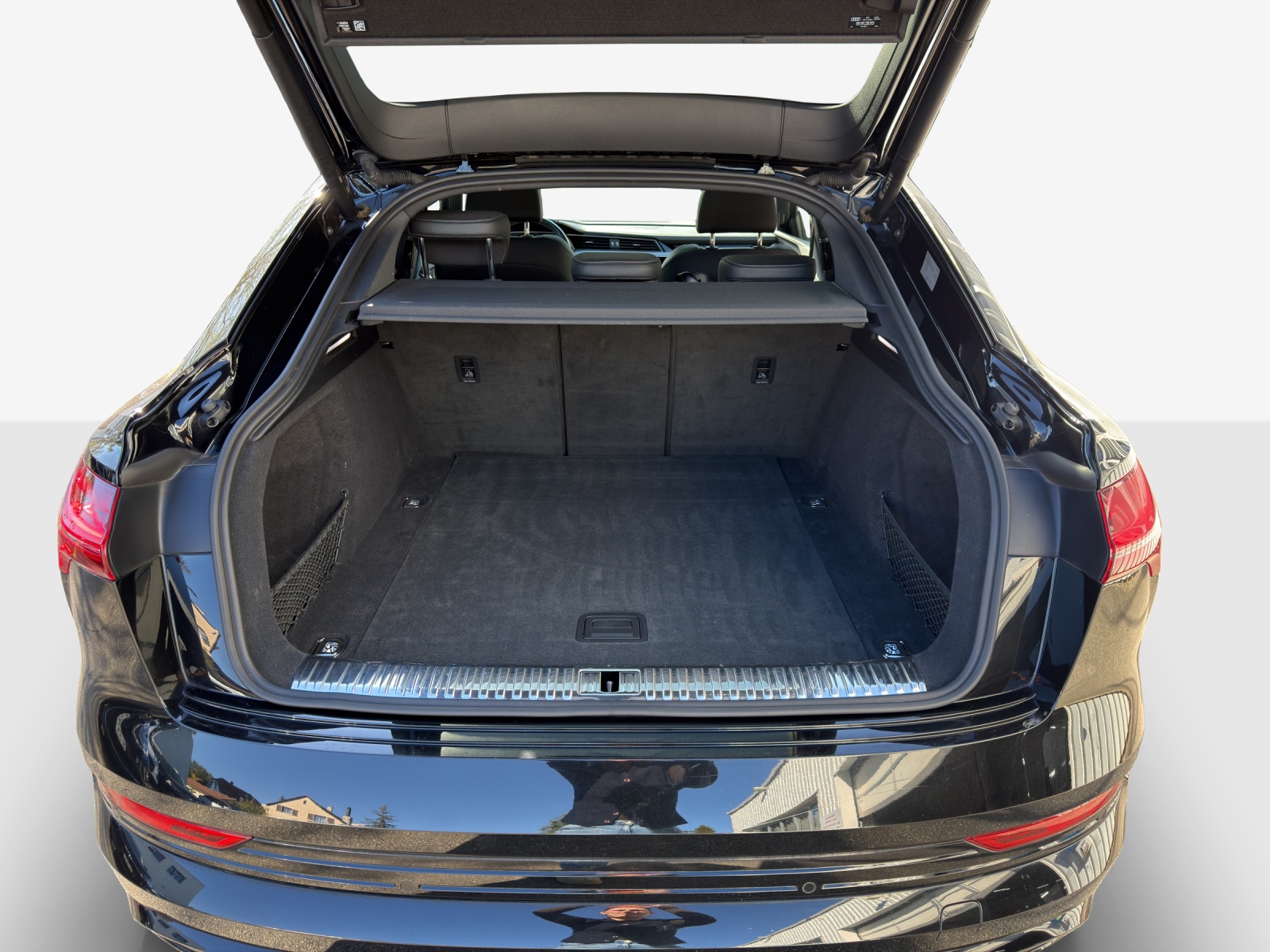 AUDI e-tron 55 Sportback S Line Black Edition quattro-image-13