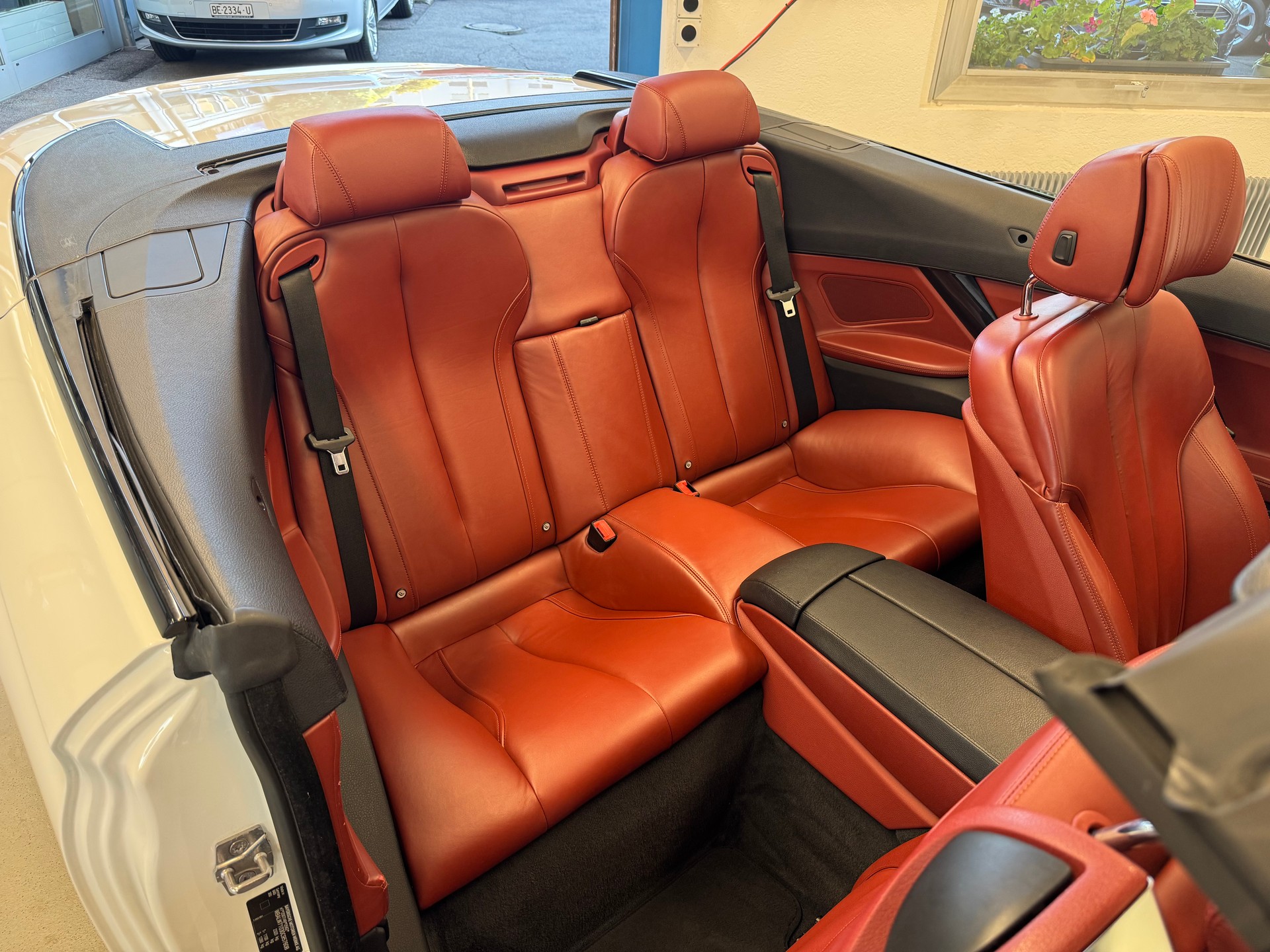 BMW 640i Cabrio-image-11
