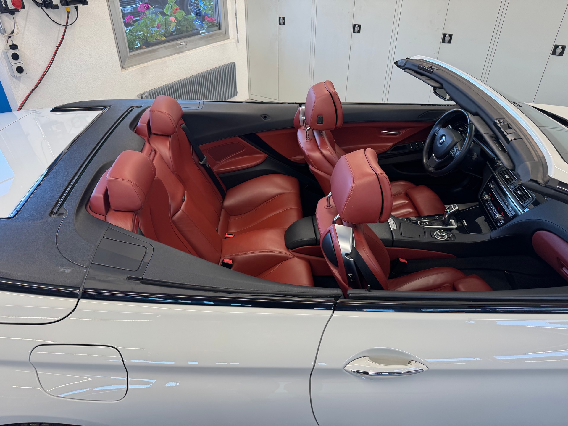 BMW 640i Cabrio-image-13